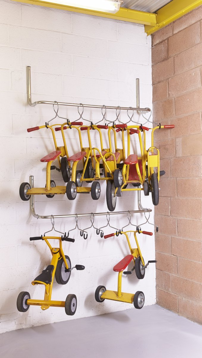 Mottez Râtelier Mural 6 Trottinettes B059CMUR - Acier Jaune - 1.20m - 100 kg - Rangement Trottinettes Maison Garage