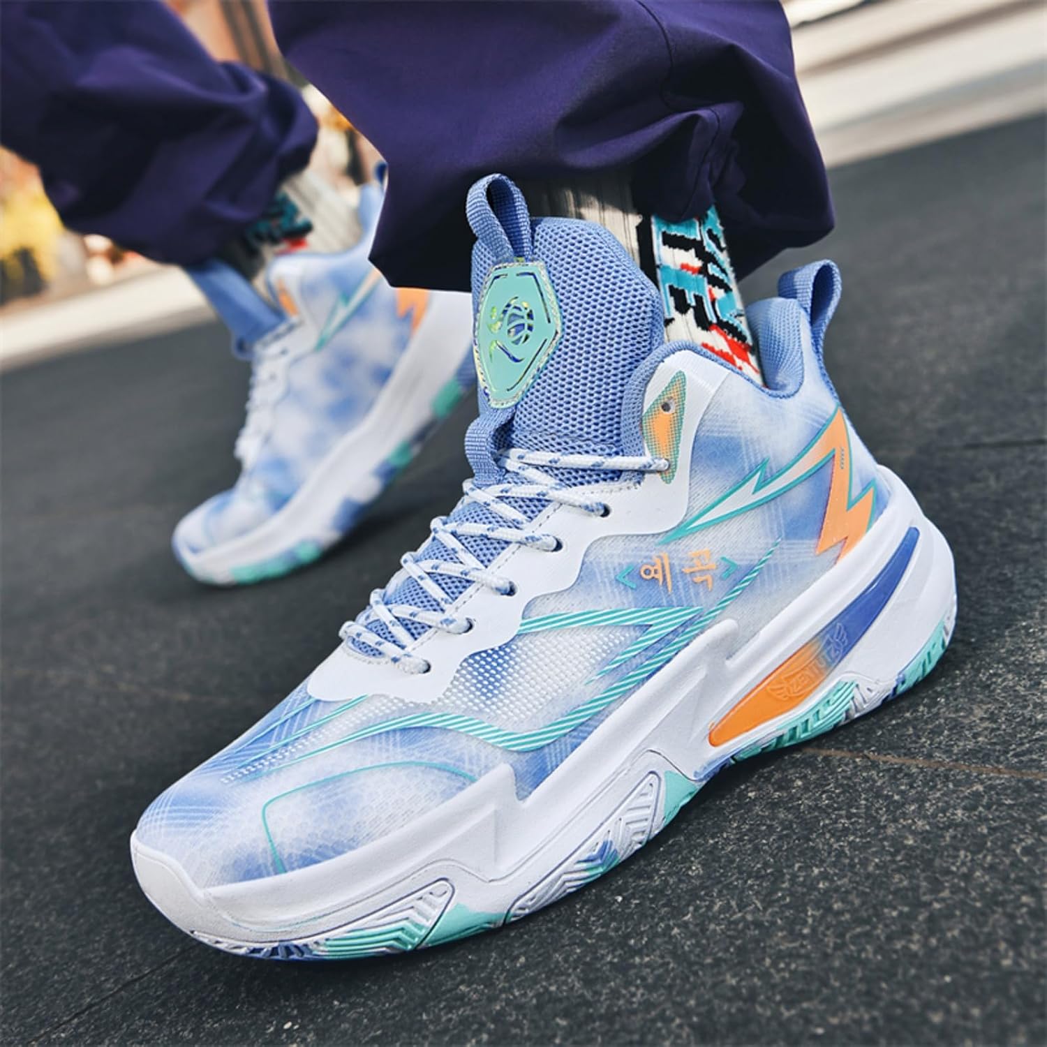 Men's Soft-Soled, Cushioned, Comfortable Leather High-Top Lace-Up Basketball Shoes, Non-Slip, Stylish Athletic Shoes Suitable for School Basketball, Training, and Running.