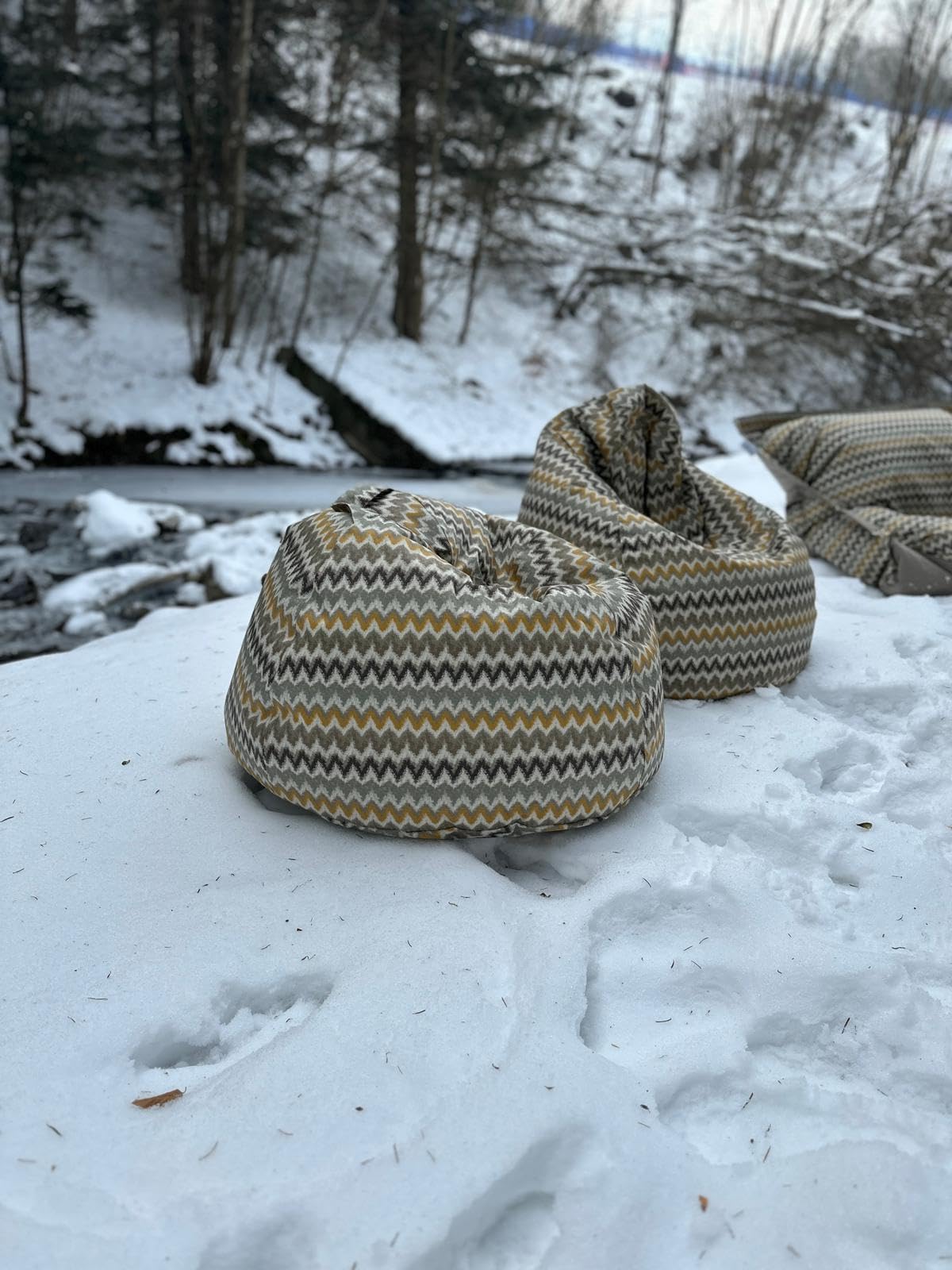 Ecopuf - Bean Bag - Sitzsack mit Füllung - Sitzsack Outdoor & Indoor, Bean Bag Chair mit Wasserabweisender Stoff, Zickzack Muster, 80(B) x 80(L) x 110 (H) cm, 2 kg, Fuzzy Outdoor Gelb