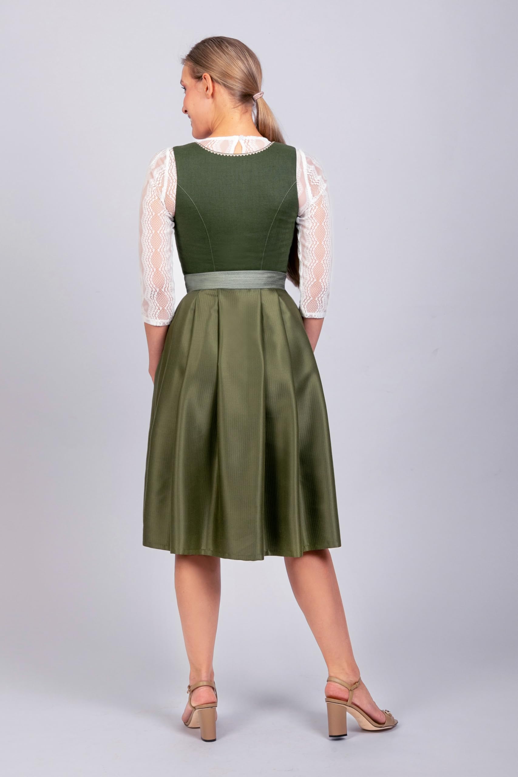 Edelnice Trachtenmode Midi Dirndl Anni aus Leinen Grün inkl. Dirndlschürze Gr. 32-54