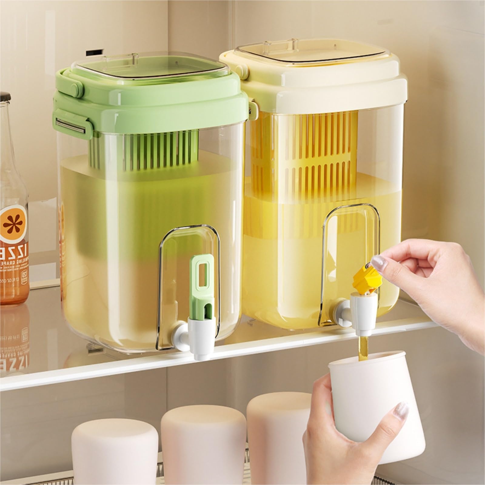 getränke spender Kühlschrank-Wasserkrug mit Ausgießer und Fruchtsieb, 2 l Kaltgetränkespender mit Griff for Saft, Tee, Zitronenwasser kunststoff(Geel)