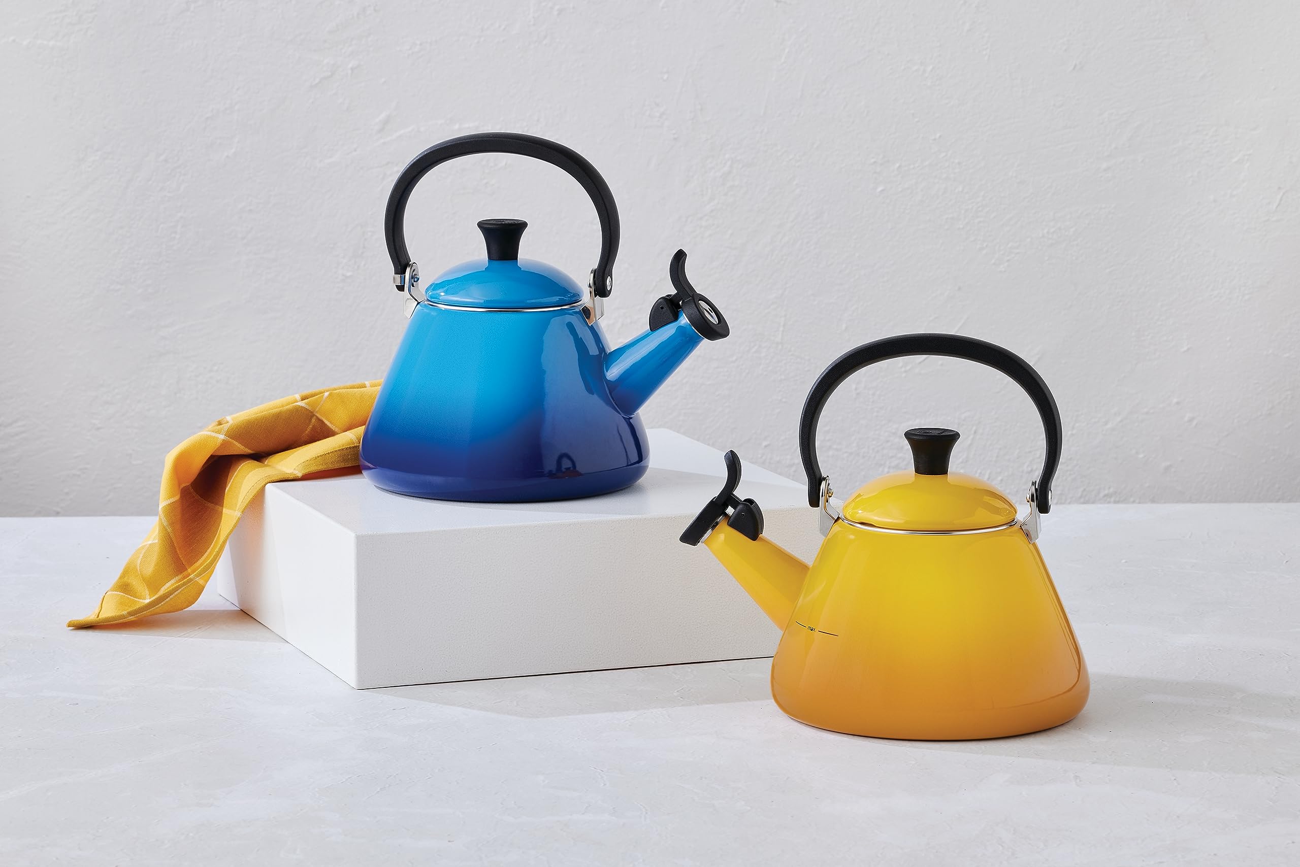 Le Creuset Bollitore Kone, Capacità 1.6 L / 1.7 Qt, Acciaio Smaltato, Nectar, 40101026720000