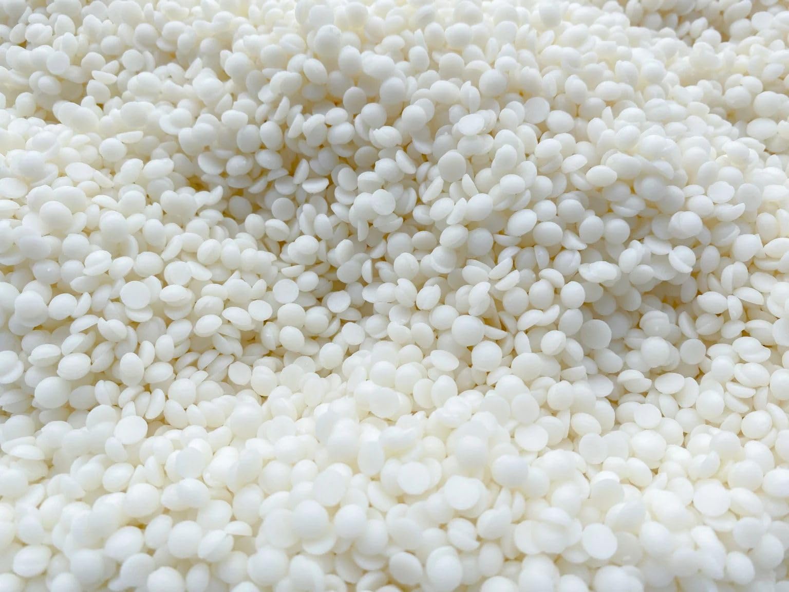 UKIYO International Natural Soy Wax Beads For Candle Making 1kg 100 ukiyo-international-natural-soy-wax-beads-for-candle-making-1kg-100