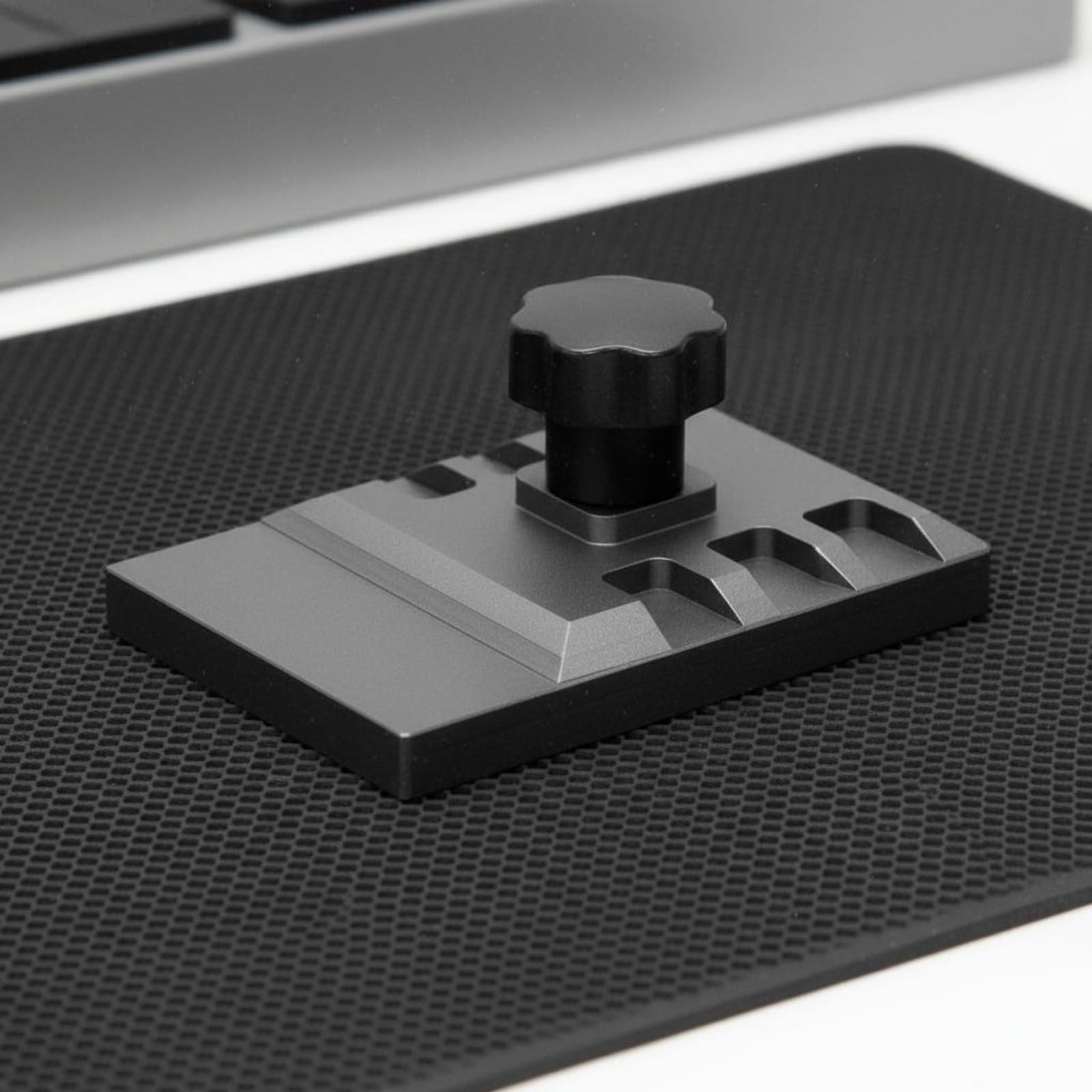 Milageto Bench Vise para Doblado de Metales Herramienta PE para Ensamblaje Placa Ajustable Base Estable Que el Deslizamiento Adecuada para Uso en Modelismo, L