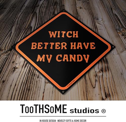 Miniatura 8 de Blissfully Unaware Of What Is Creeping Up Behind You - Letrero de camino con tema de Halloween, 12 x 12 pulgadas, espeluznante bar, sala de juegos,