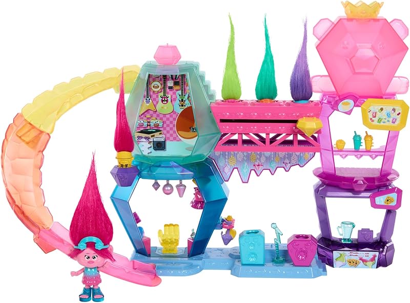 Mattel Trolls 3 - All Together - Mount Rageous Playset with a Queen Poppy Mini Doll, 4 Hair Pops Friends and 25+ Accessories Included, Movie Inspired Toy for Children, 3+ Years, HNV37
