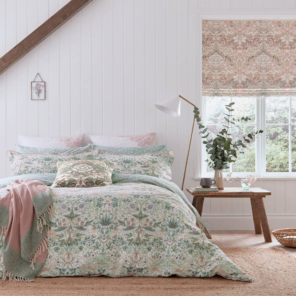 Morris & Co Pink Strawberry Thief Duvet Cover Cochineal King Duvet Cover 230Cm X 220Cm