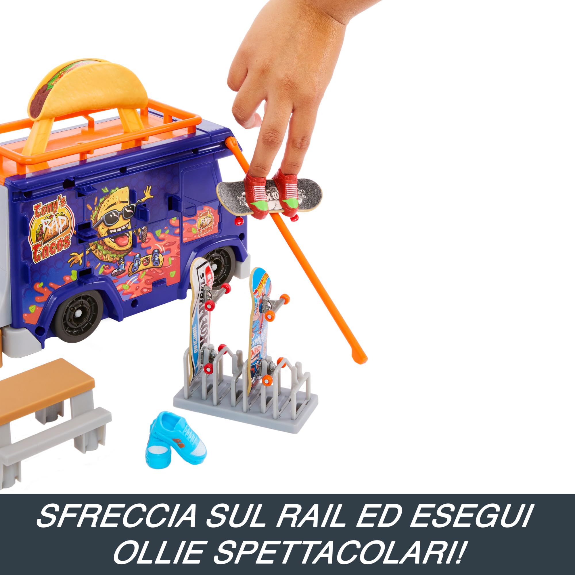Hot Wheels Skate - Skatepark portatile, Valigetta Taco Truck con 1 Mini Skate esclusivo e 1 paio di scarpine rimovibili inclusi, playset portatile e spazioso, giocattolo per bambini, 5+ anni, HMK00