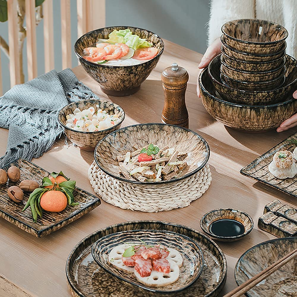 Zestaw zastawy stołowej, zestaw talerzy, zestaw misek, zestaw zastawy stołowej, luksusowa restauracja i domki