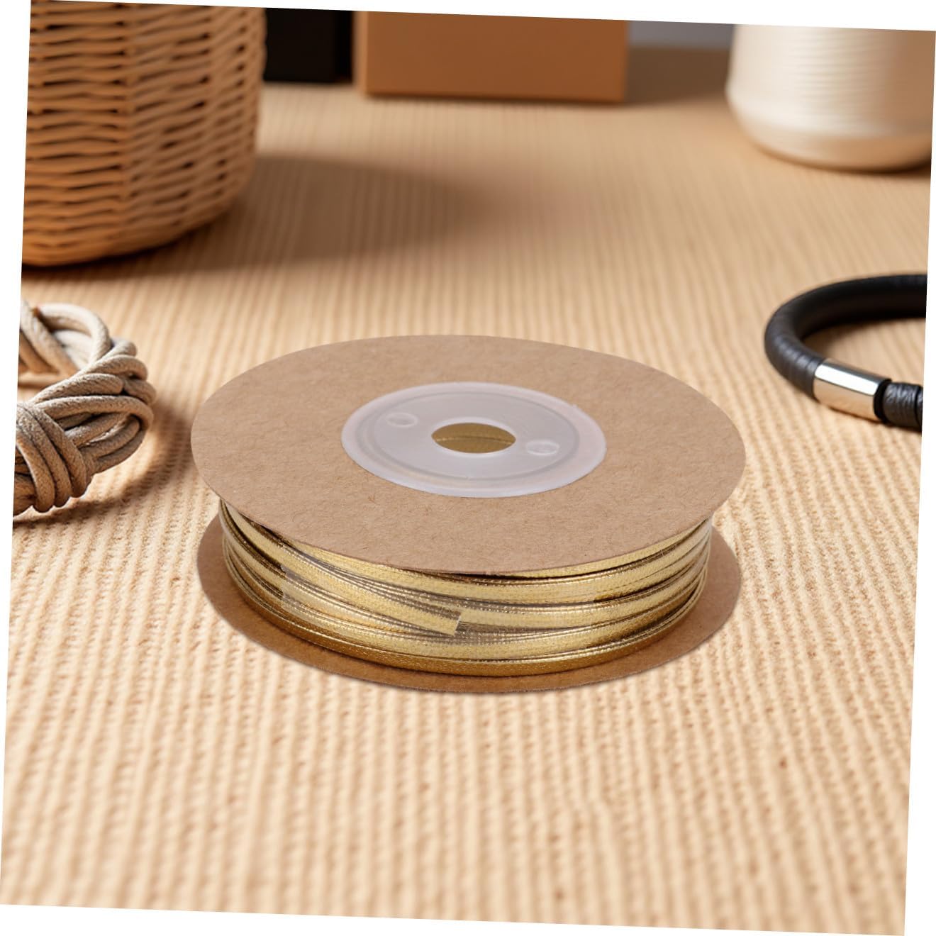 HOMSFOU 15M Flat Leather Cord DIY Knitting Rope for Jewelry Making for Bracelets and Necklaces for Crafting and Present Giving Special Occasions