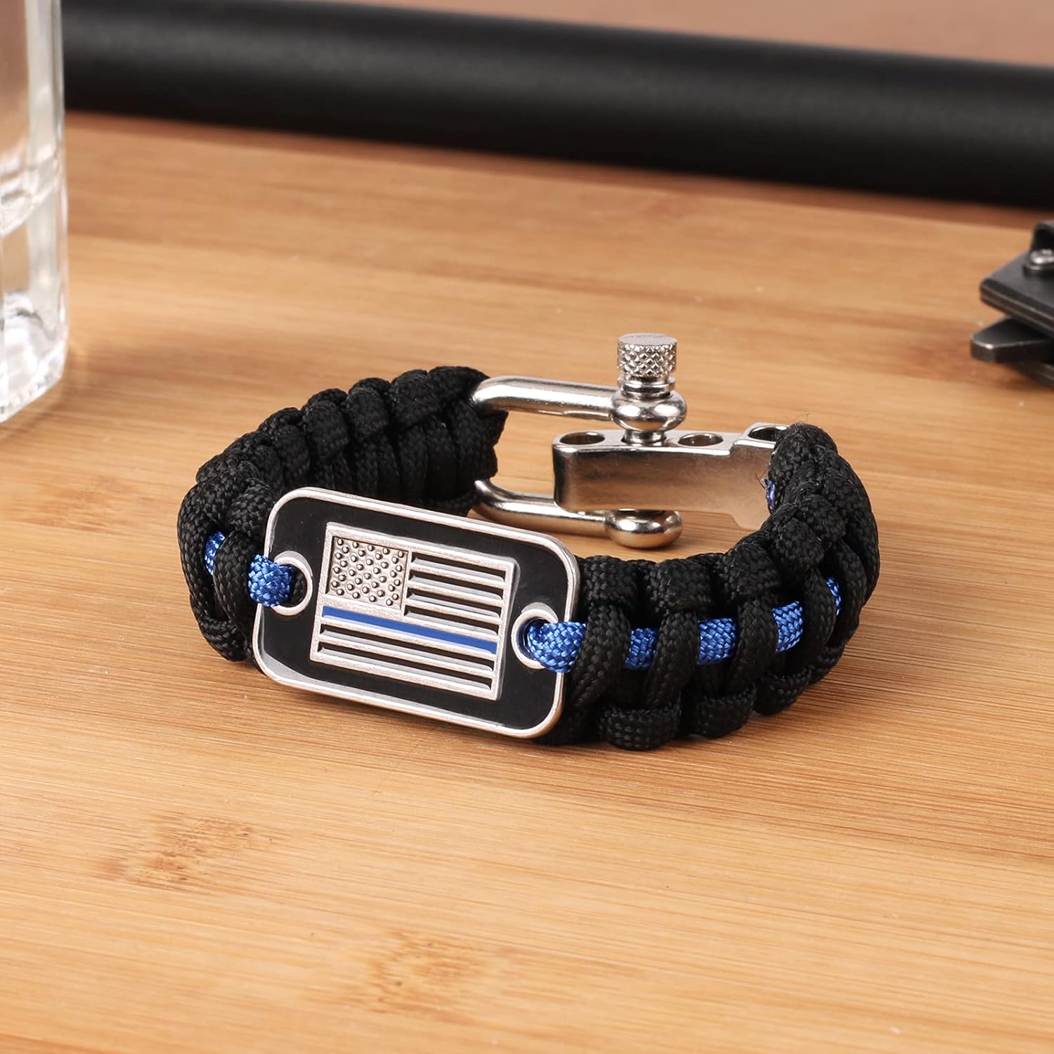 Paracord Bracelet - USA Flag Logo Paracord Bracelet Survival Tactical Bracelet， 3 Adjustable Sizes - Image 4