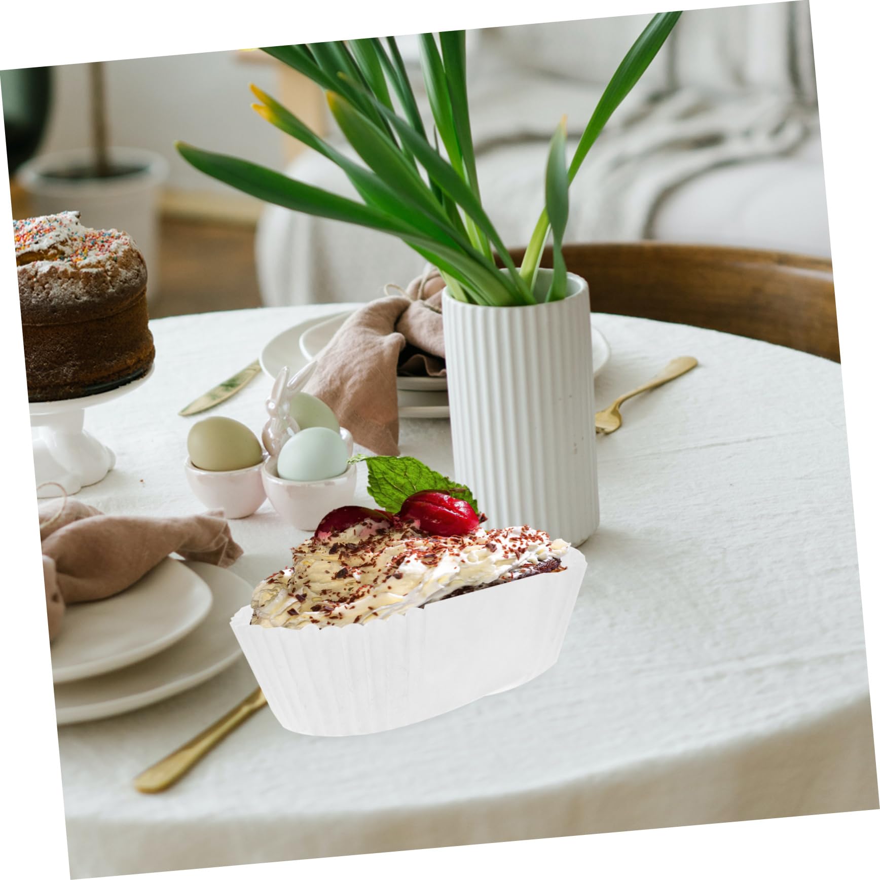 PRETYZOOM 4 Stück Backförmchen aus Papier Muffinförmchen luftdichter Cupcake-Behälter Ovales Papierbackboot hochzeitsdeko hochzeitsdeco Ovaler Kuchen-Pappbecher brot papier fach Weiß