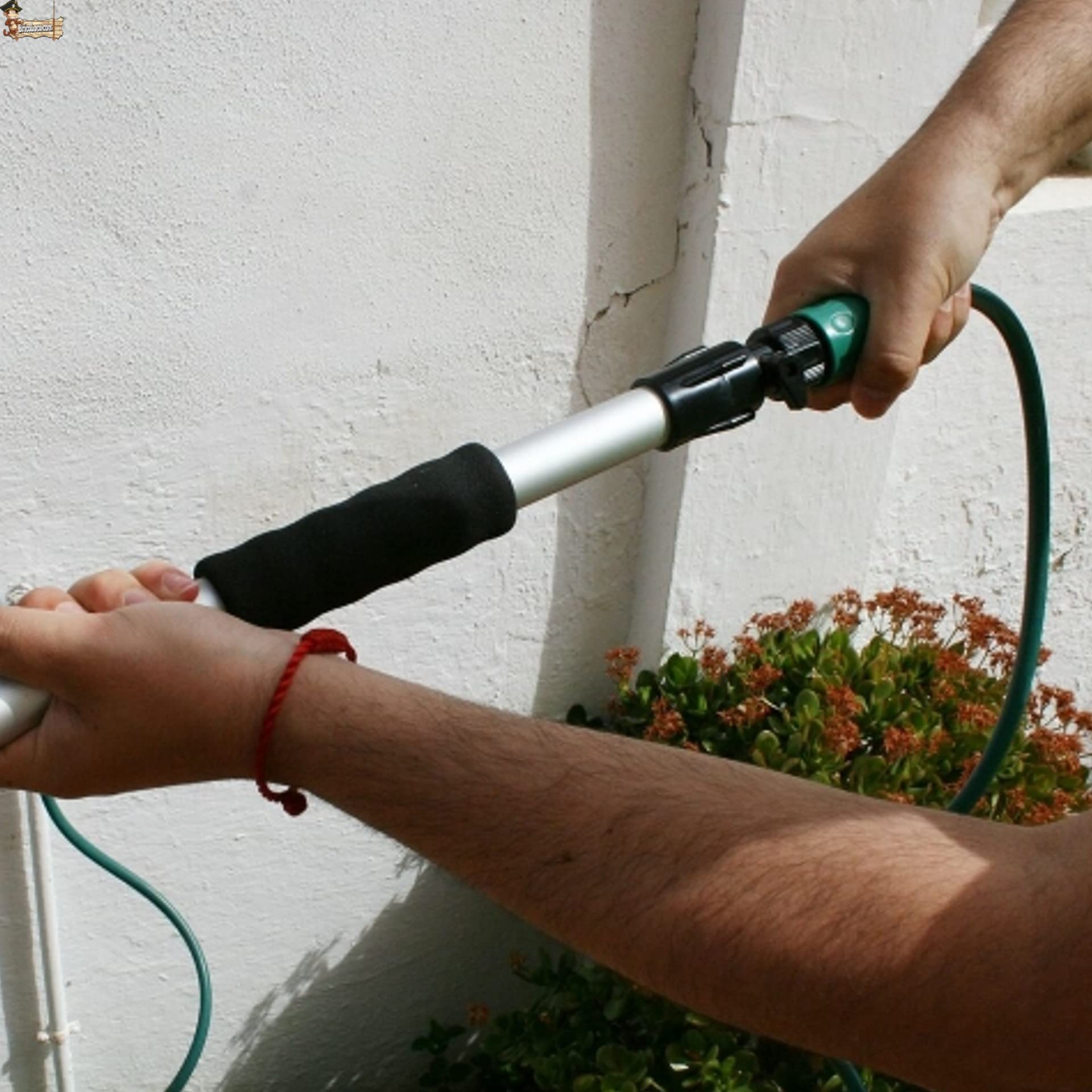 BricoLoco.com Ausziehbare Bürste zum Waschen von Auto, Haushalt, Jalousien, Wohnmobil, Terrasse, mit Wasseranschluss für Schlauch, Teleskop-Autoreiniger.