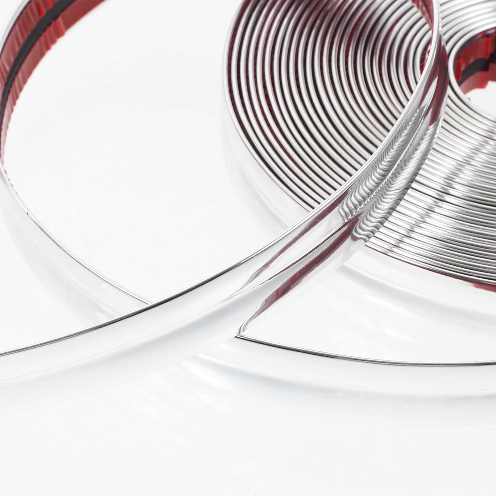 Baluue Moldura de Esquina Autoadhesiva Flexible Pvc 2 Cm Ancho Plata Brillante, Protección Anti-choques para Paredes y Esquinas, 10 Metros, para Decoración y Mejora del Hogar