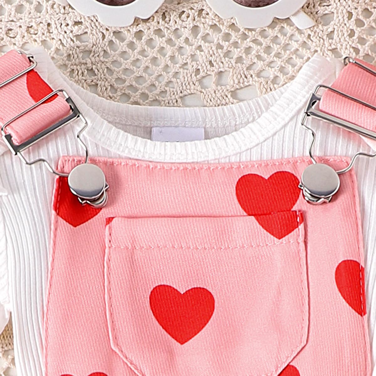 Conjunto Bebé Niña Peto de Verano, Manga Corta Top Acanalado Con Volantes + Ajustable Estampado Floral/Corazones Peto Corto Primavera Conjuntos — view 4