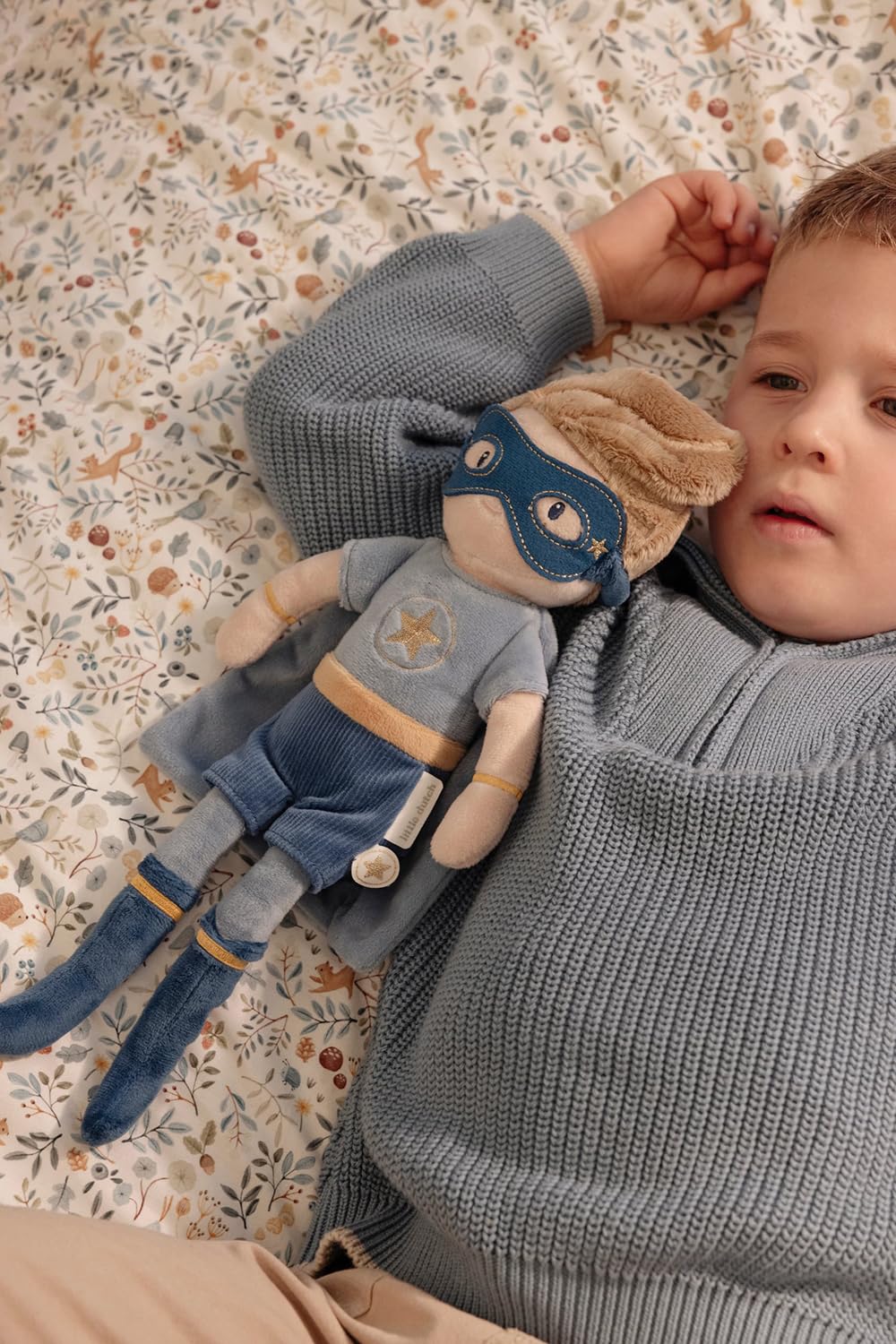 Little Dutch Muñeca de Tela Suave – Muñeca Diferentes Diseños – para niñas a Partir de 12 Meses – para Abrazar y Acompañar (Superhéroe Jim)