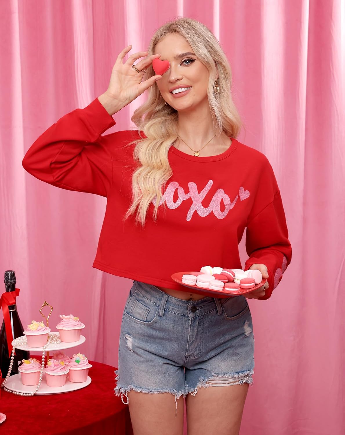Women's Valentine's Day Cute Long Sleeve Tops XOXO Graphic Cropped Sweatshirts Festive Heart Print Casual Pullover XS