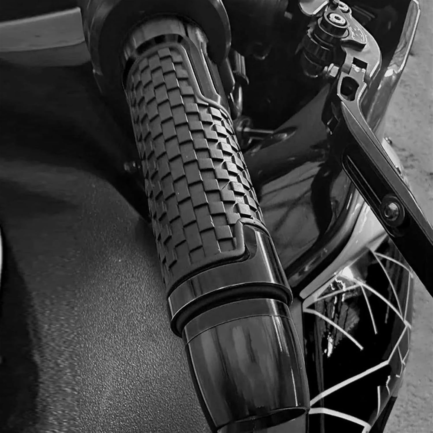 Handlebar Accessories for Moto for Guzzi V9 for Bobber 2016-2023 Motorcycle Handlebar Grips Bar Ends Cap Handlebar Plug Slider