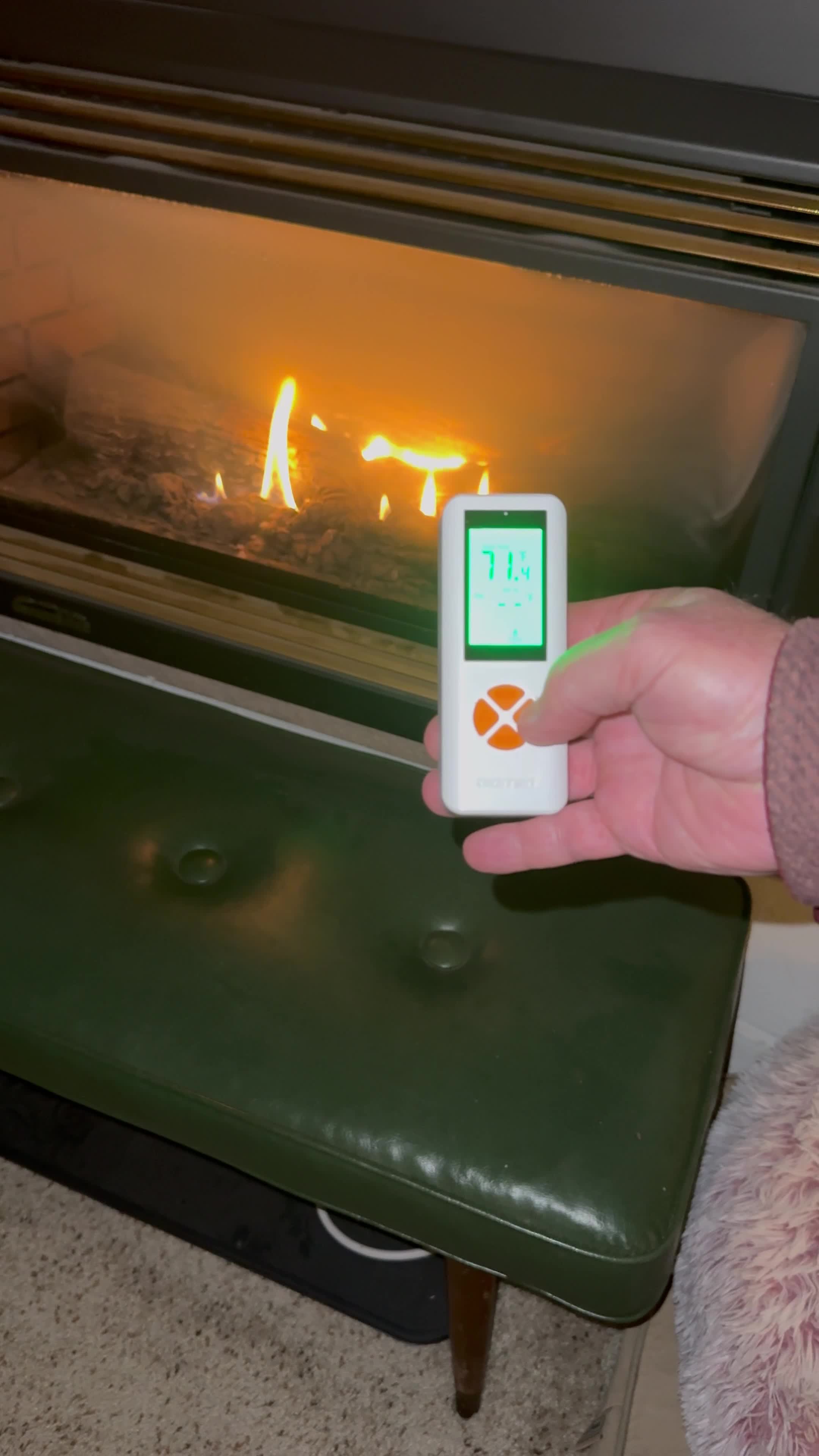 Example of SENSTREE WTC401-ZJ receiver installation near a fireplace gas valve.