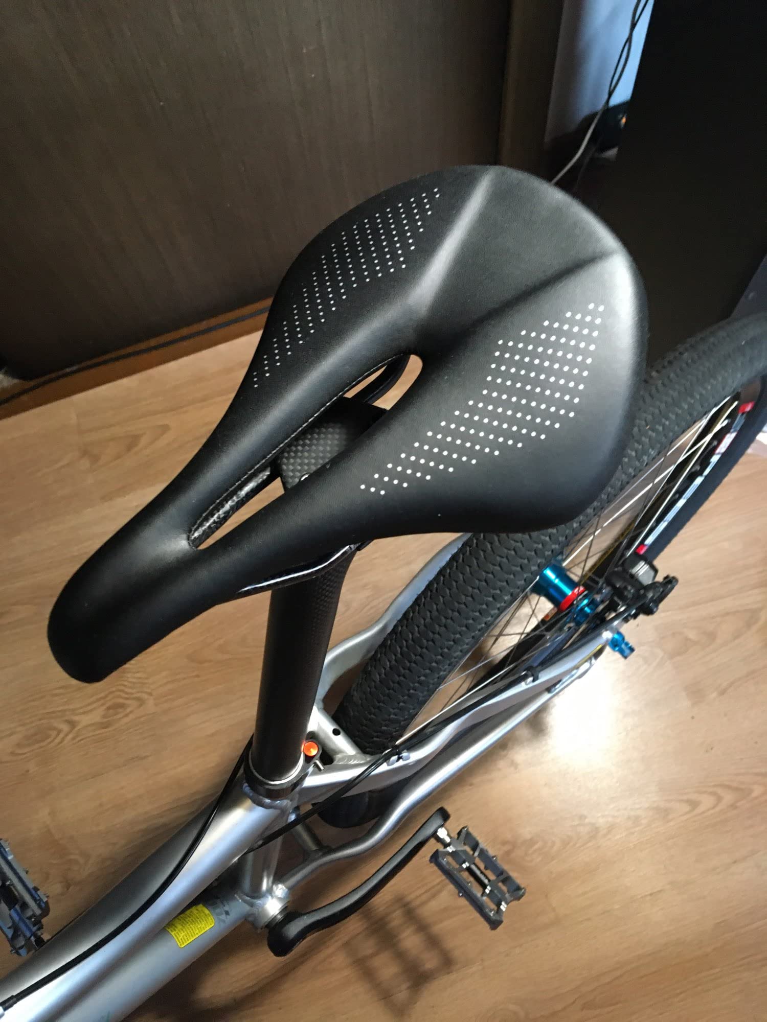 Selle de vélo, Selle de vélo de Route et de VTT en Fibre de Carbone, Coussin de siège Creux Confortable, Selle Ergonomique