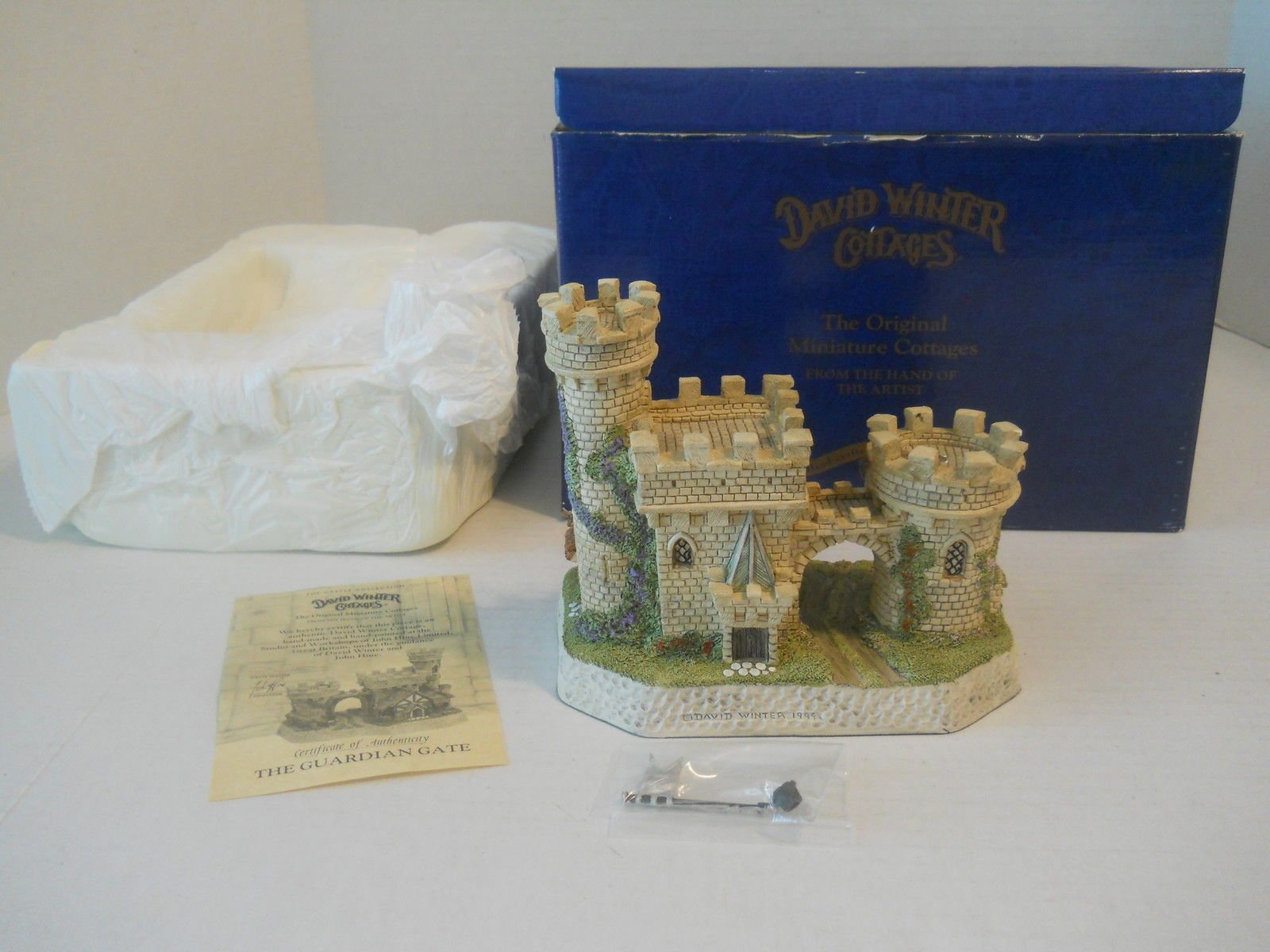 DAVID WINTER GUARDIAN GATE MODEL COTTAGE LT EDITION 3500 - BNIB - RETIRED & RARE