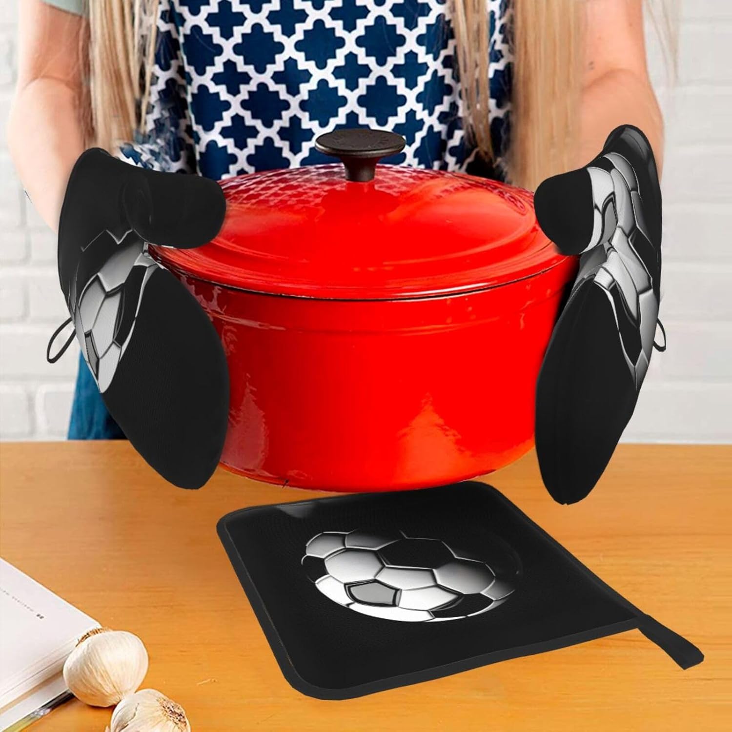 I Like Soccer Print Heat Resistant Microwave Gloves, Used for Baking, Cooking, and Fashion Kitchen Essentials