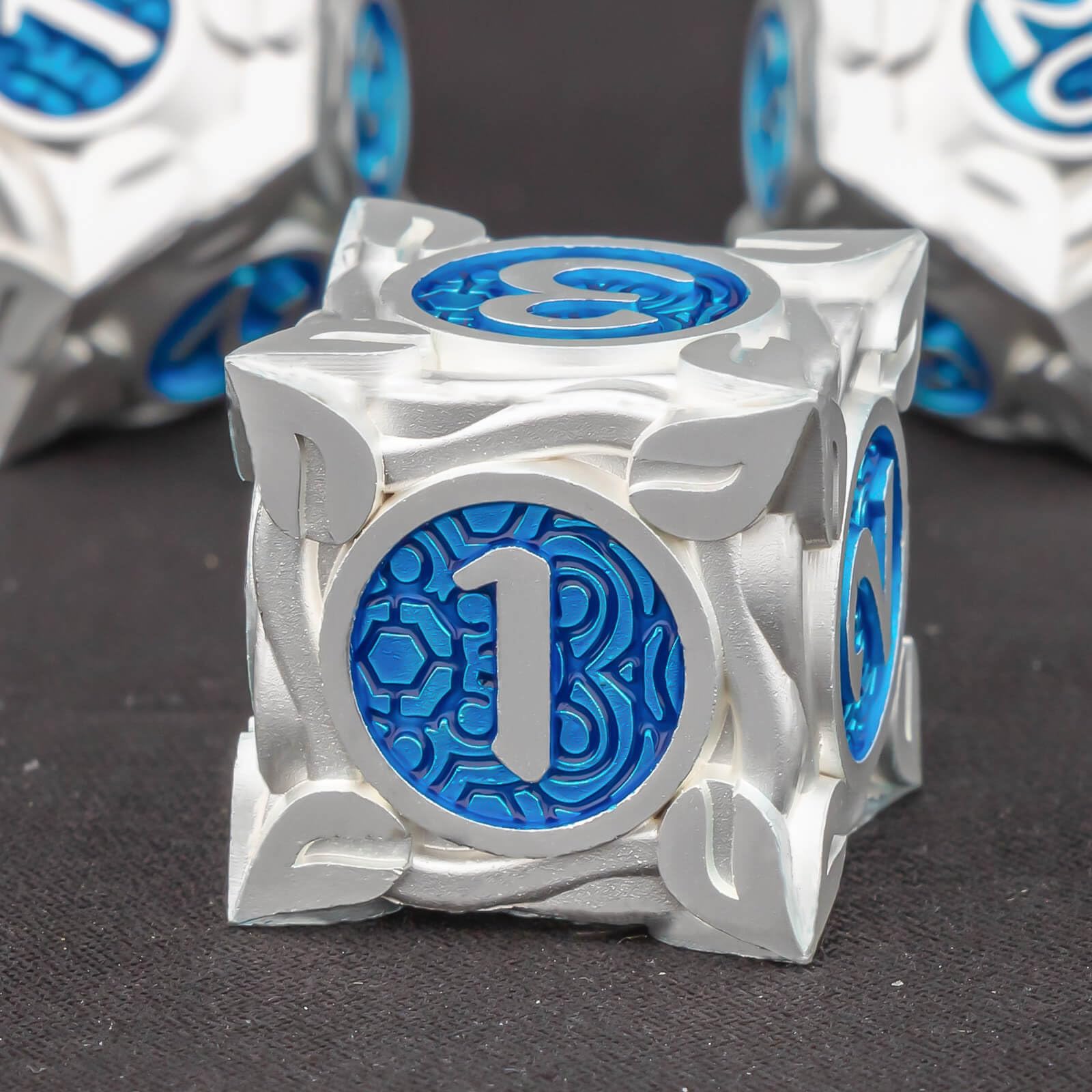 KERWELLSI Metal DND Dice Set D&D with Box, 7Pcs Polyhedral & RPG Role Playing Dungeons and Dragons D20 D12 D10 D8 D6 D4 Dice - Image 2