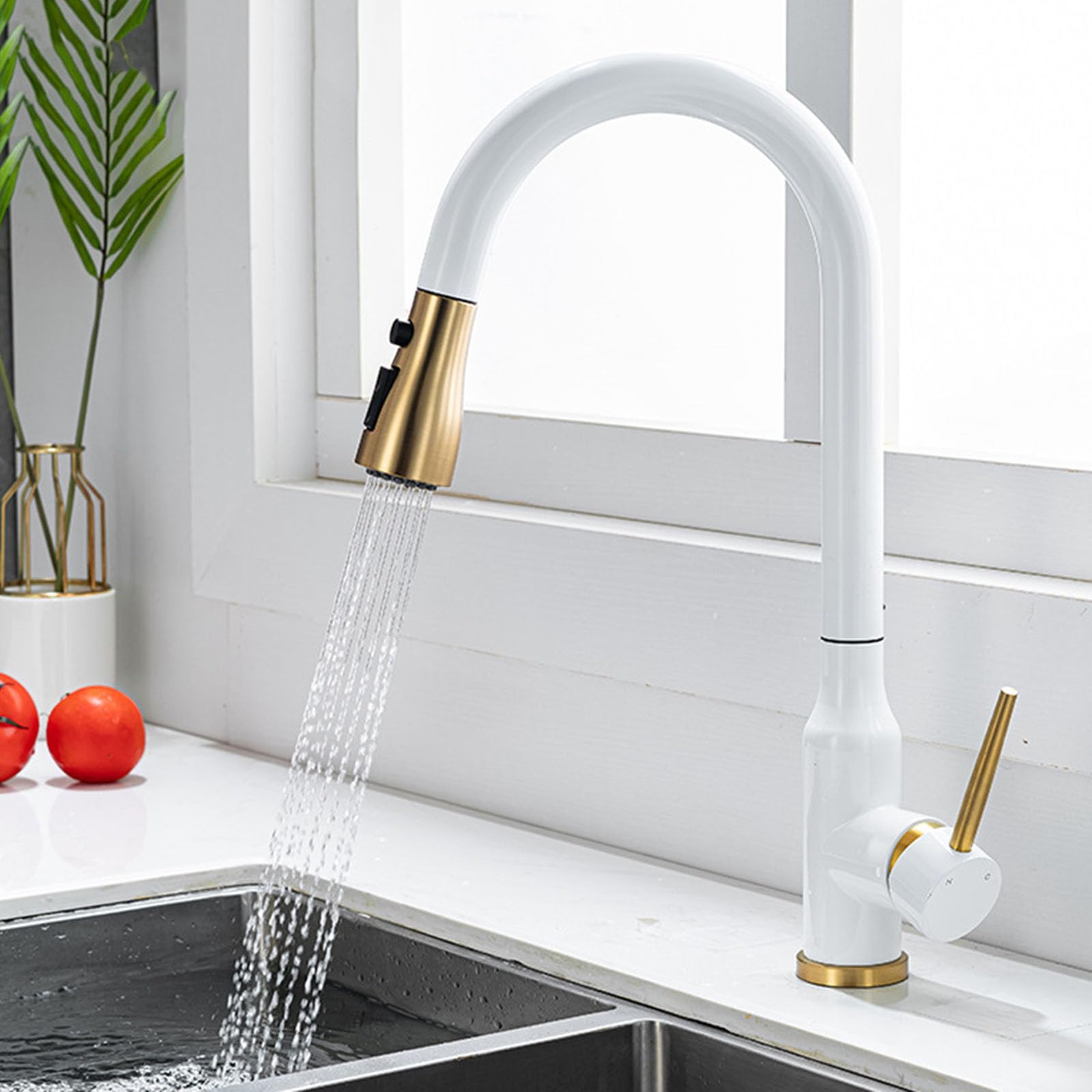 Mitigeur de cuisine avec douchette pour simplifier le nettoyage de votre évier