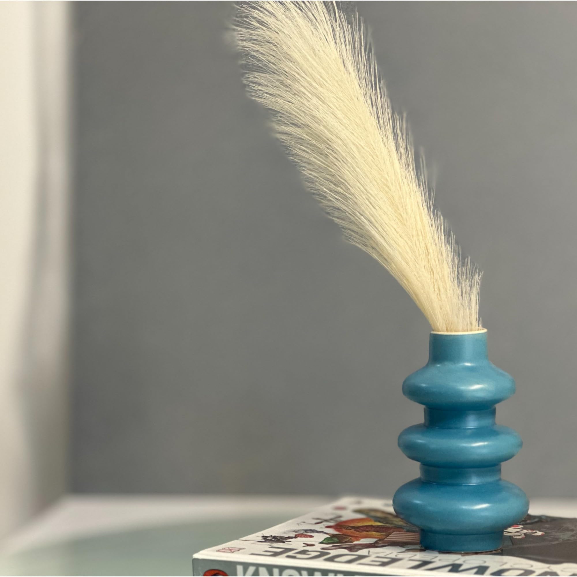 URBAN SENSE™ | Ceramic Wave Vase - Modern Designer Flower Vase for Home Decor - Unique Hollow Vase Design - Ideal Gift for Living Room, Bedroom, and Centerpiece (Skylight Serenity)