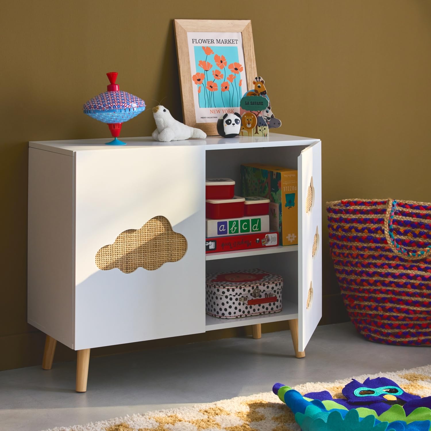 sweeek - Commode Enfant. Blanc. 2 Portes avec Nuages en cannage. 2 étagères