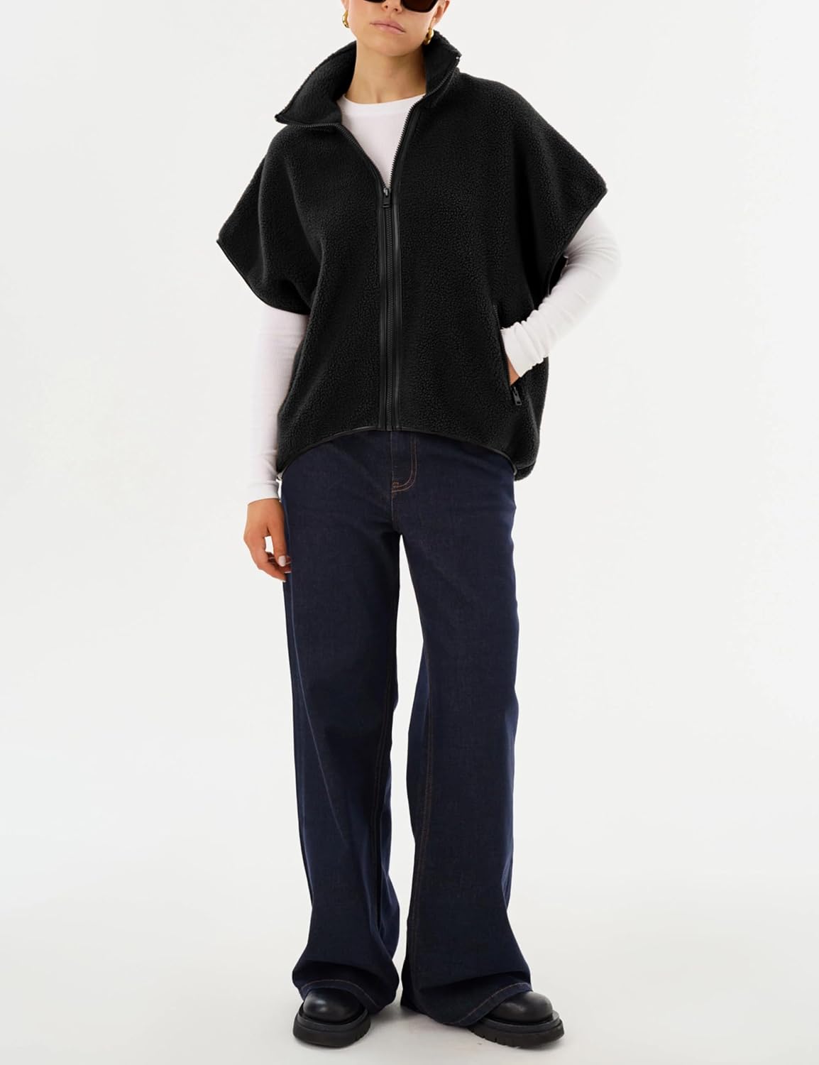 Lianlive Women's Sherpa Fleece Vests Oversized Stand Collar Fuzzy Polar Jacket Casual Zip Up Outerwear Vest with Pockets - Image 4