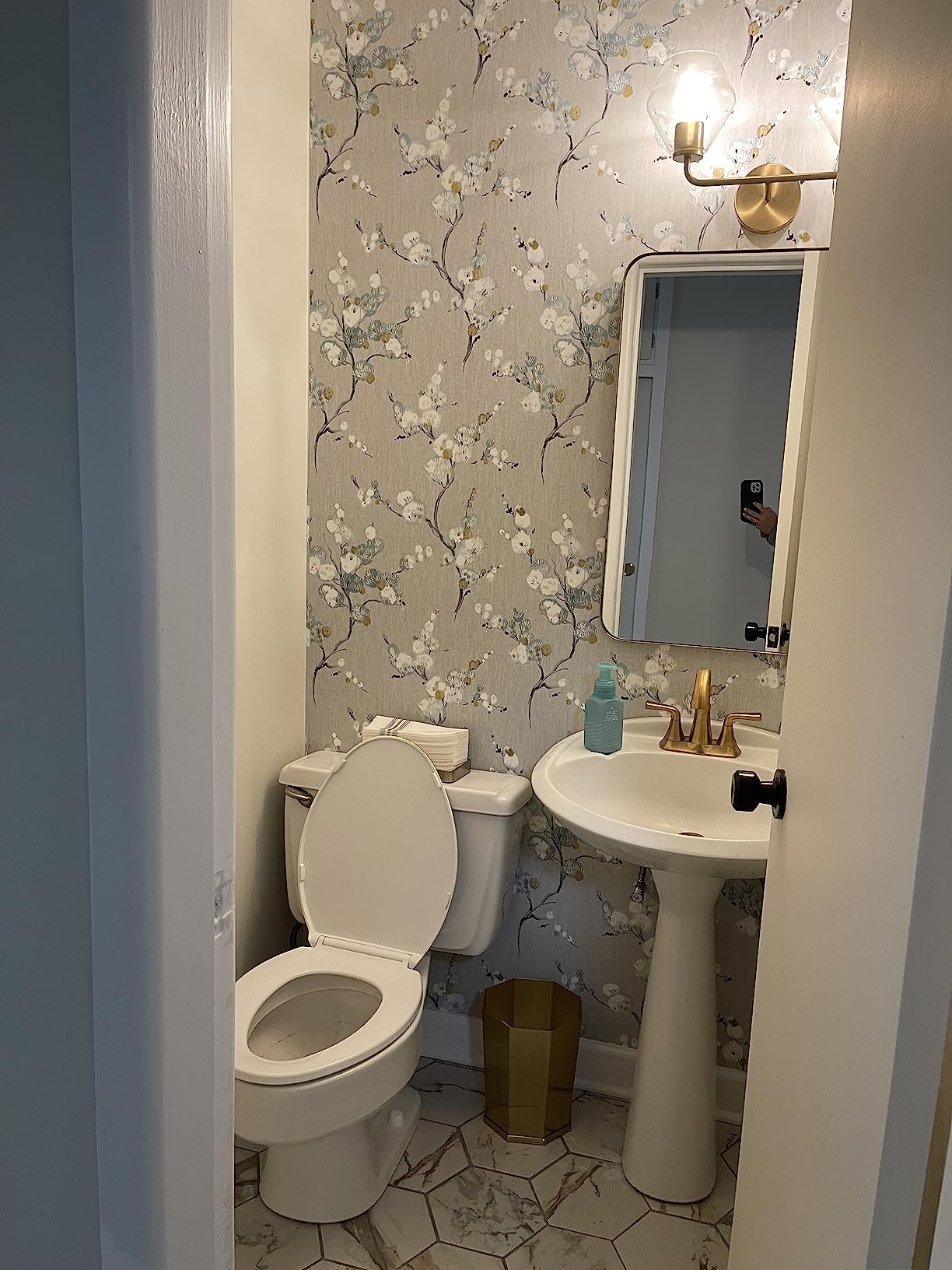 5/mo Finance NuWallpaper NU2679 Mirei Peel & Stick Wallpaper, Grey