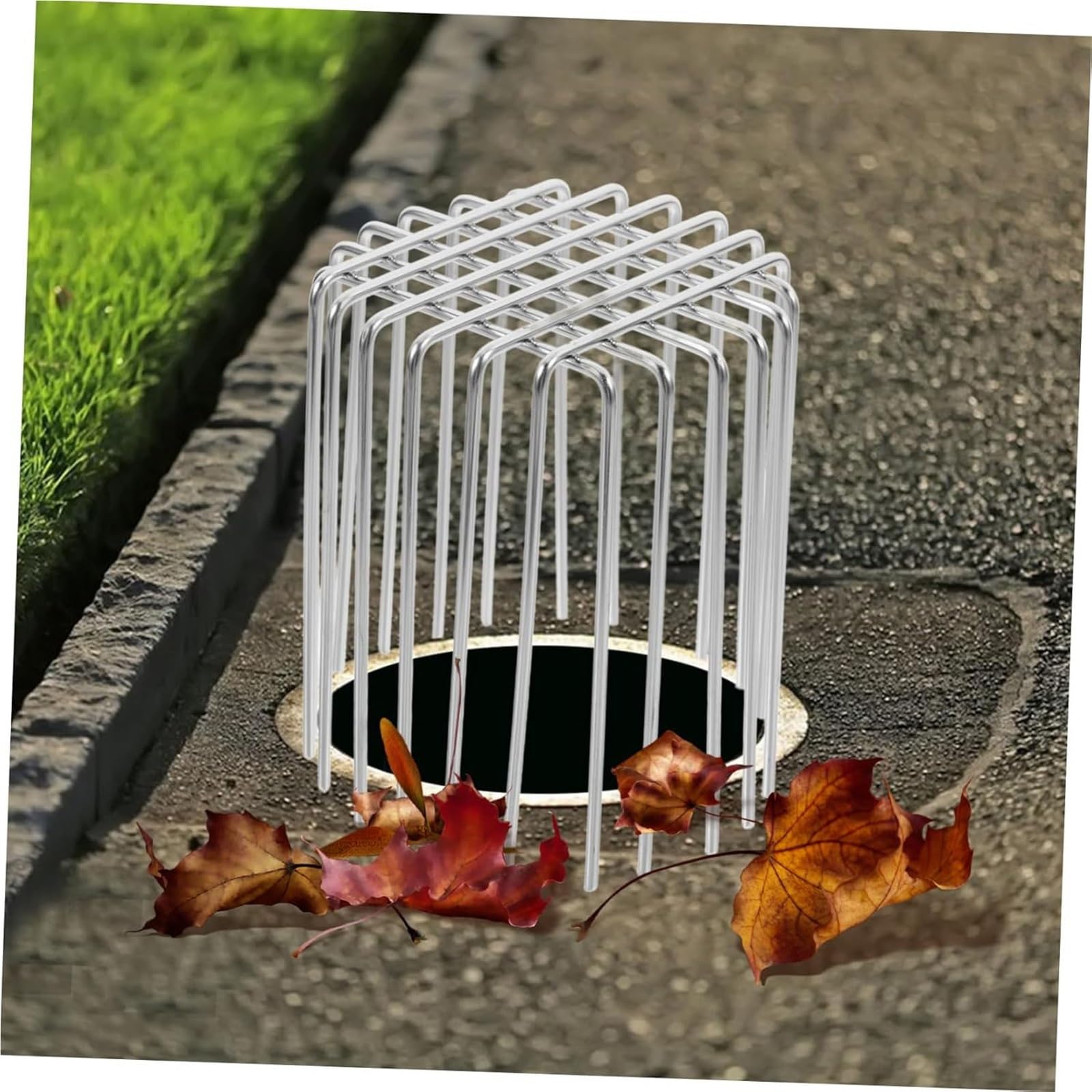 Schutzgitter aus Edelstahl für Dachrinnen mit PVC-Abdeckung – schützt Dachlüfter und Abgasrohre effektiv vor Verstopfung durch Laub, einfach zu montieren.