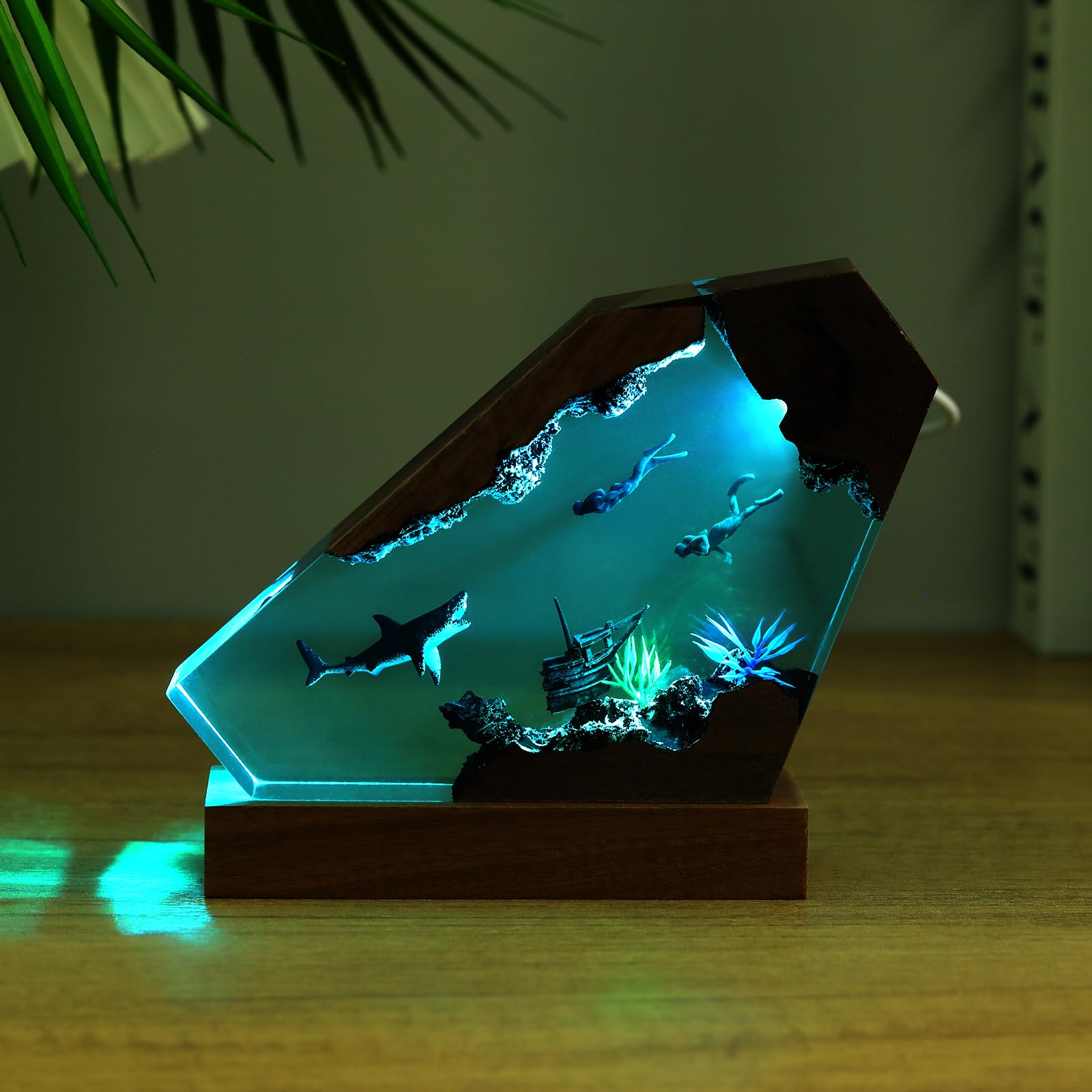 Ocean Creative Epoxy Resin Wood Light Lamp, Handmade Multi Color Aquatic Ocean Lamp Deep Sea Diver Cave Diving Enthusiasts Led Night Light Desktop Decor Christmas Birthday Gift (Dragon, S): White Shark Small