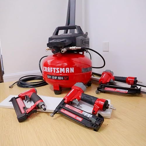Miniatura 9 de Craftsman Compresor de aire para panqueques de 6 galones, kit combinado de 4 herramientas, 150 PSI, sin aceite, incluye clavadora de acabado 16GA,