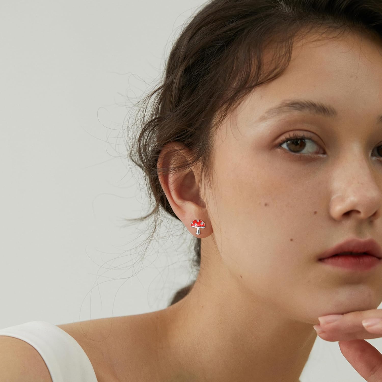 Hanreshe Mushroom Screw Back Earrings for Girls 14K Gold Plated Hypoallergenic Mushroom Crystal Stud Earrings - Image 3