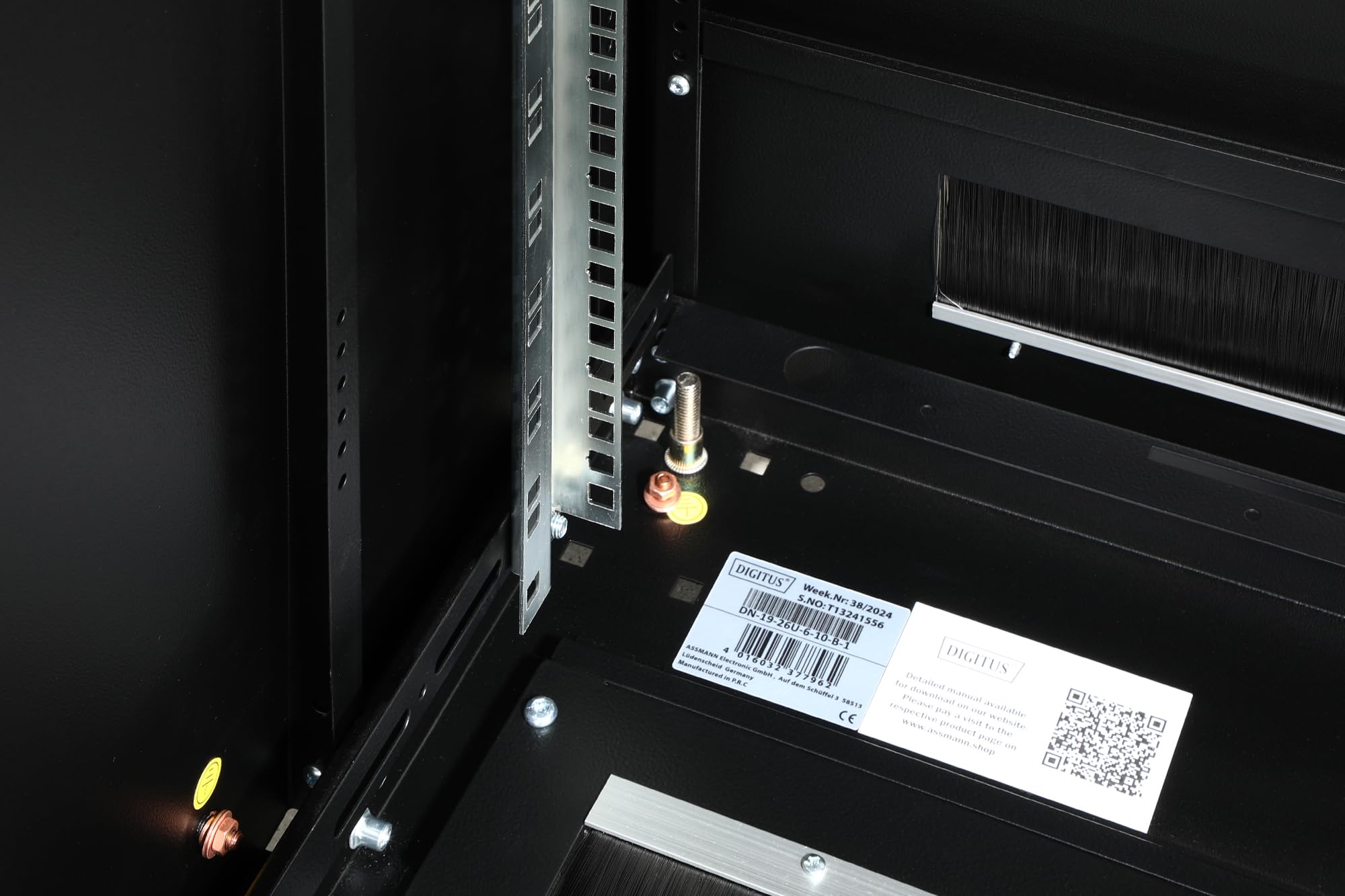 DIGITUS Armoire réseau - Rack 19 Pouces - 26U - 60 x 100 cm - Charge admissible 1200 kg - Profondeur utile 94,3 cm - Série Unique - Noir