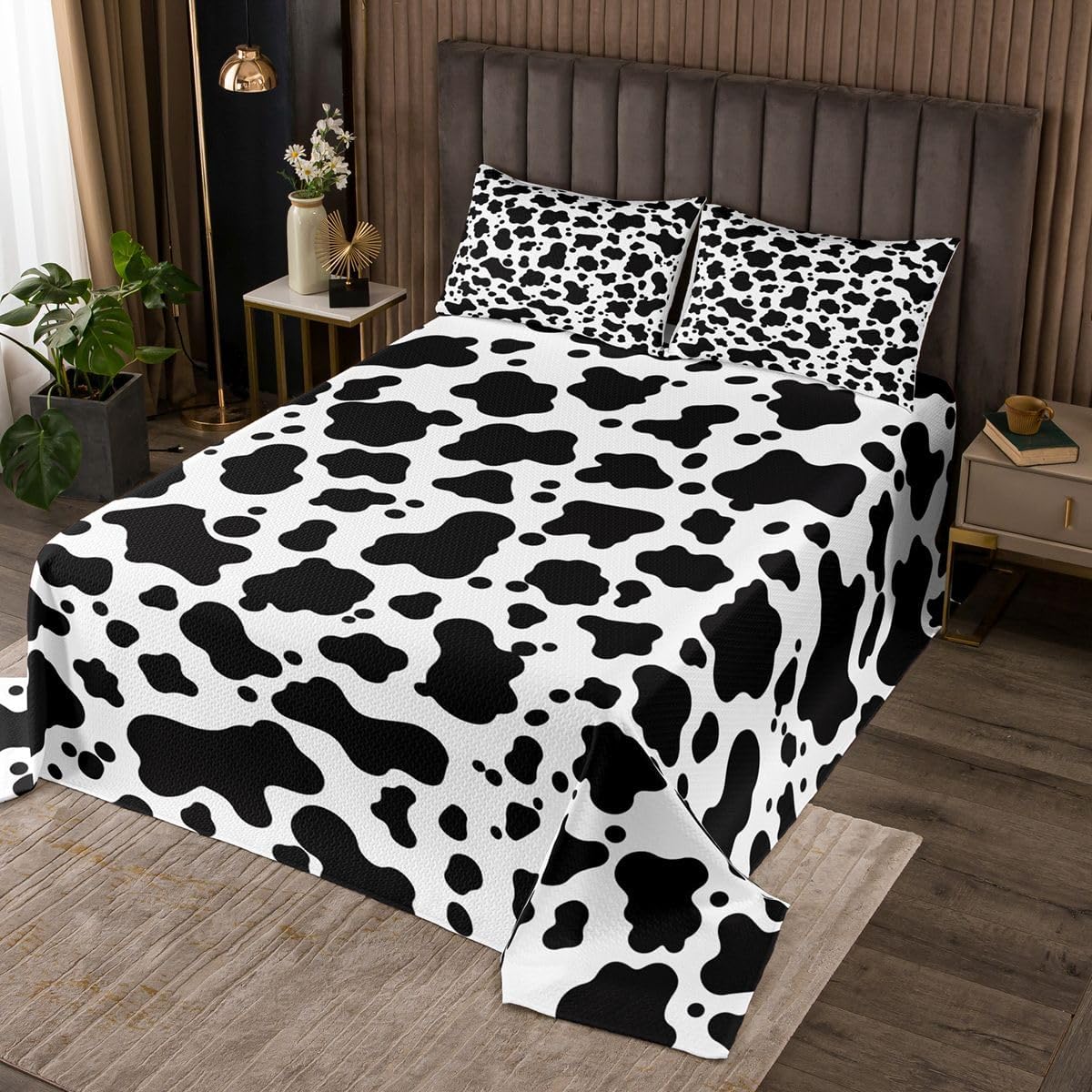 Manfei Cow Print Kids Bedspread Queen Size,Cow Fur Pattern Coverlet Set,Teens Women Bedroom Decor,Rustic Farmhouse Style Quilted Coverlet,Black White Bedding Quilt,2 Pillowcases