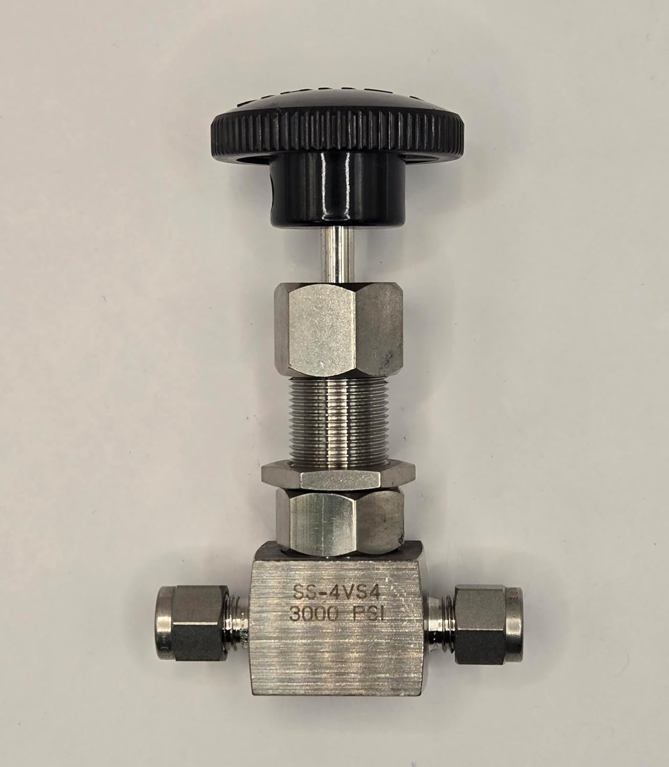 SS-4VS4 | Swagelok Bonnet Valve, 1/4 in. Tube:OD Compression x 1/4 in. Tube:OD Compression, 3000 psig. Stainless Steel