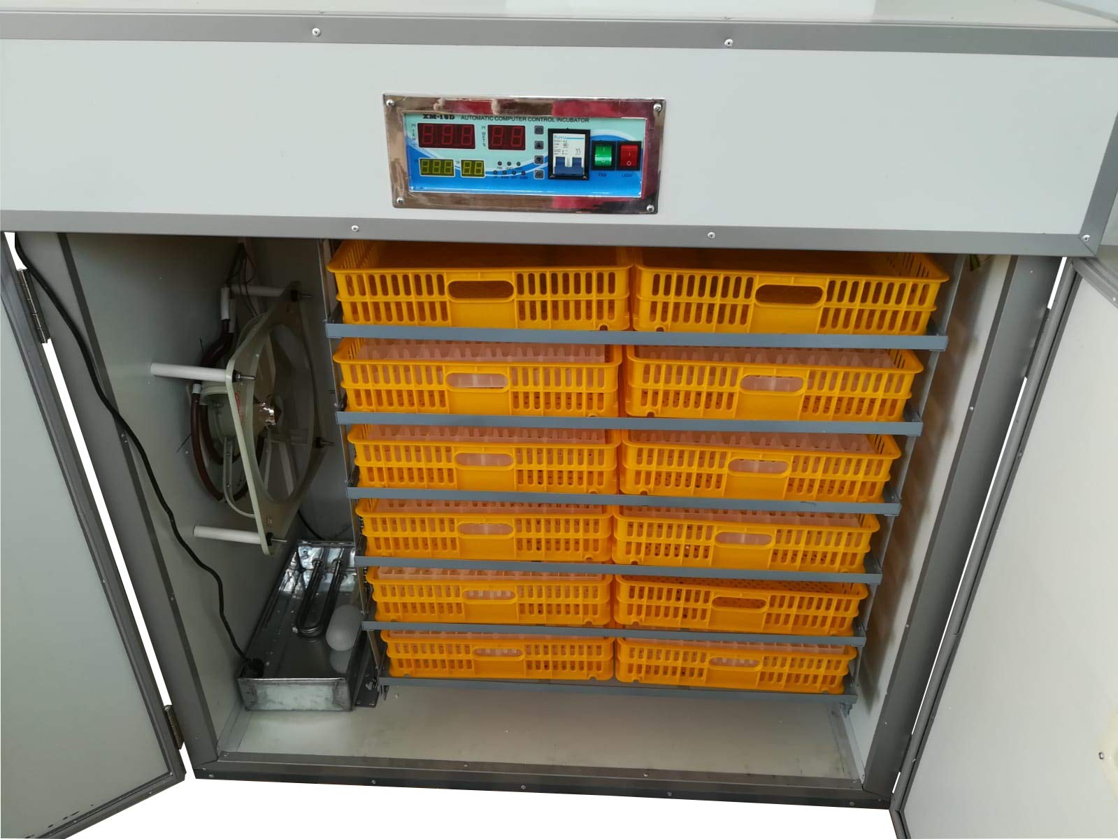 EASY MEDIA INCUBATRICE AUTOMATICA EM1000 PROFESSIONALE COIBENTATA CAPACITA' 1056 UOVA DI GALLINA, ANATRA CON GIRAUOVA AUTOMATICO, IGROMETRO, TERMOSTATO, DISPLAY ESTERNI E AVVISATORI ACUSTICI