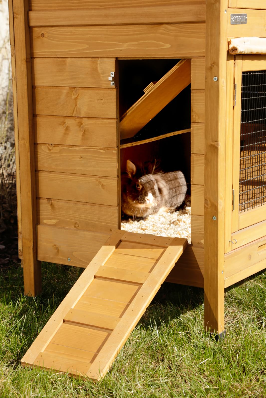 Kerbl Pet Nagerhaus Appartement Pro, 118x61x130 cm, Stall, Holz mit Holzschutzfarbe lasiert, Hasen, Nager, 5 cm hohe Ausziehwanne, wetterfestes Dach
