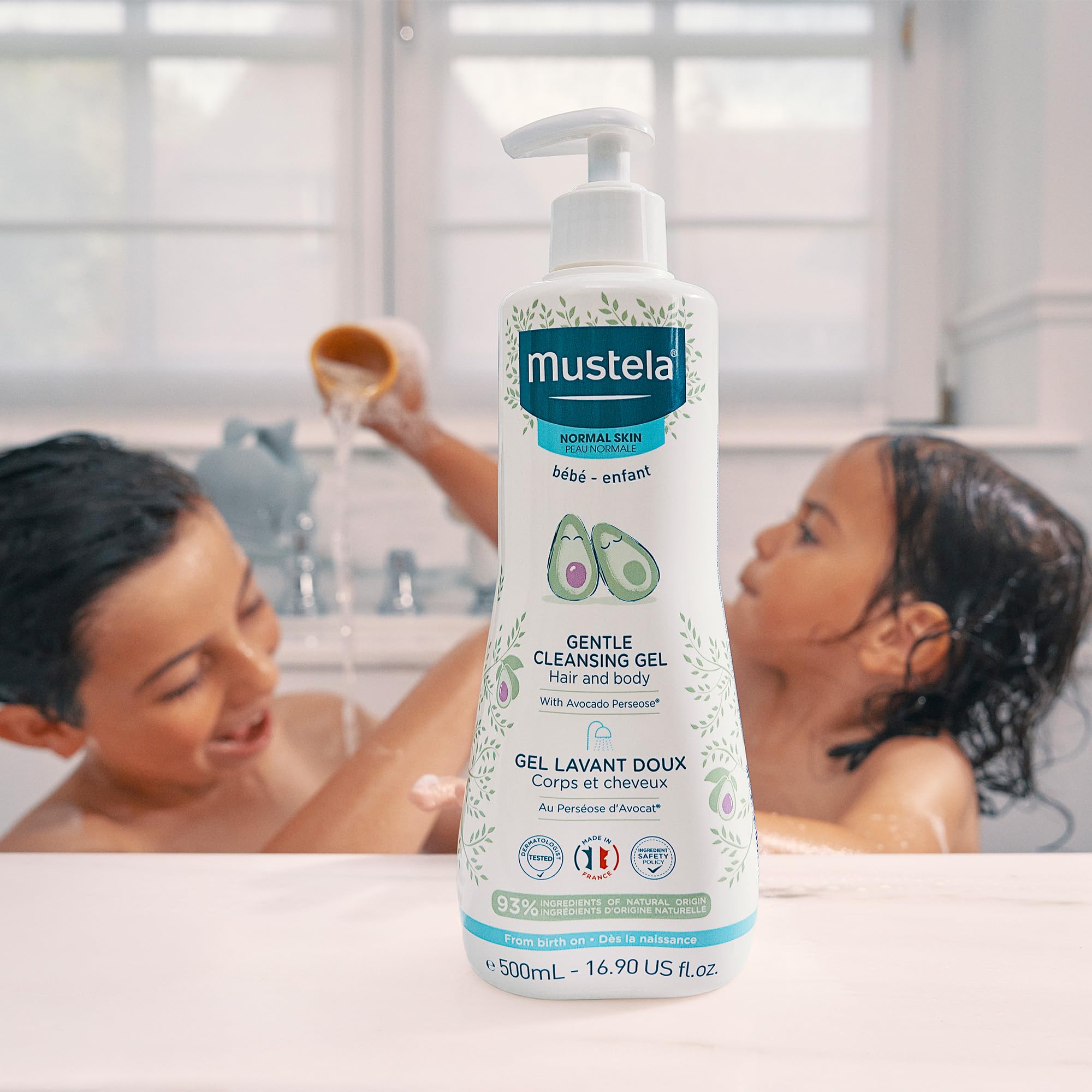 Mustela Detergente Delicato, Corpo e Capelli, per Neonati, Bambini, Adatto a tutta la Famiglia - Deterge Delicatamente e Non Brucia agli Occhi, 93% Ingredienti di Origine Naturale (750ml)
