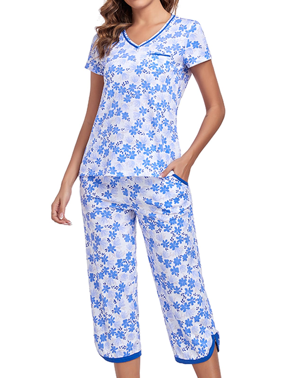 JRYNOEU Two Piece Outfits Womens Pajamas Short Sleeve Sleepwear Tops and Capri Pants Pjs Print Pajama Sets