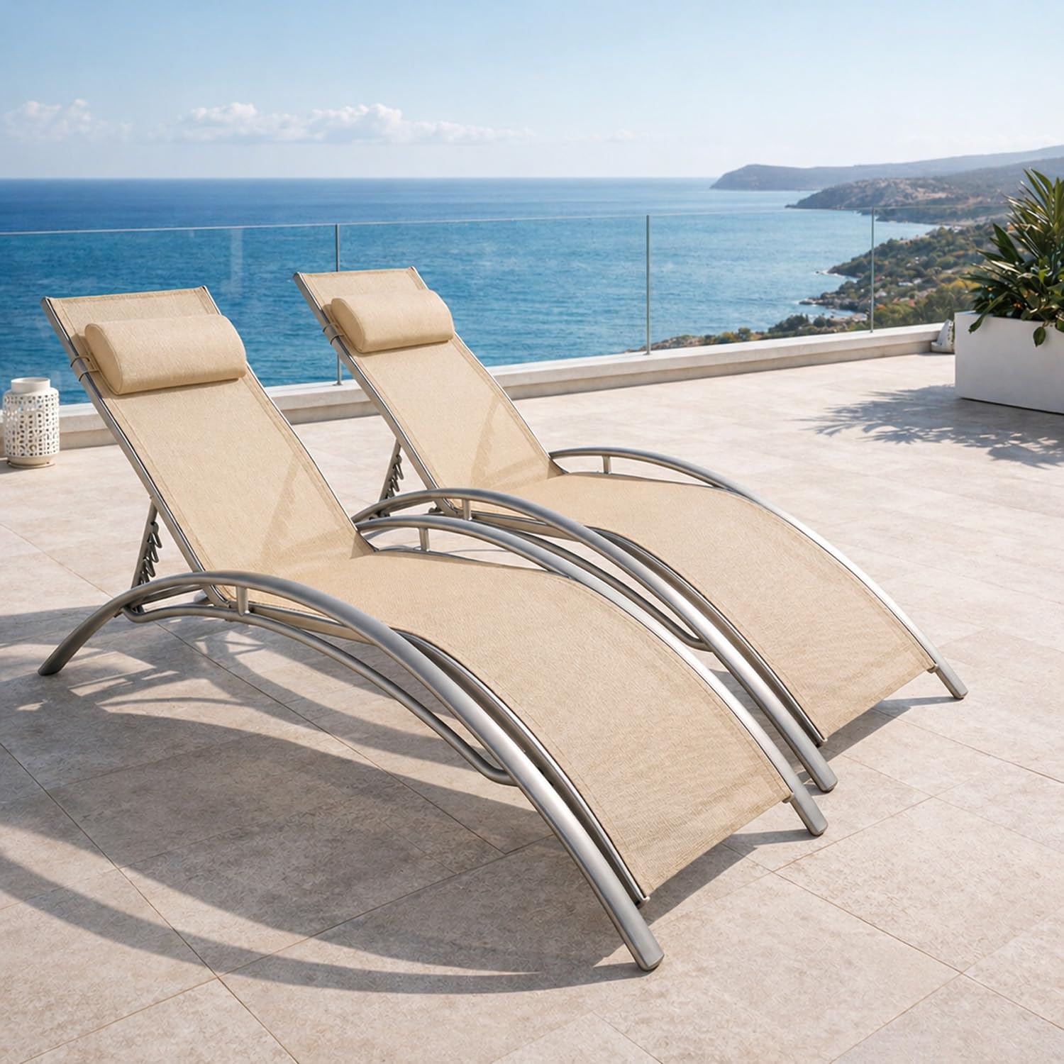 Set 2 Lettini Prendisole Reclinabili Da Giardino Con Schienale Regolabile 5 Posizioni In Textilene Traspirante Per Piscina Terrazza Relax Outdoor 59 x 158 x 81.5 Cm Beige