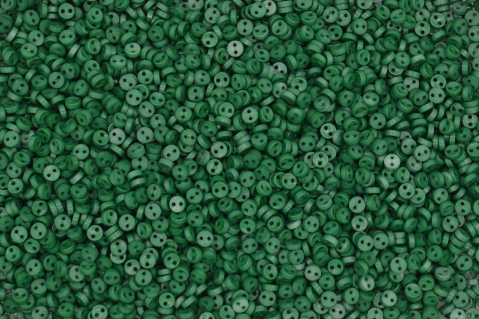 celloexpress 5mm Dark Green Circles Mini Doll Buttons for Dolls & Soft Toys Clothes - 5mm Assorted Round Colours & Designs (Pack of 1000, Dark Green Circles) — image 1