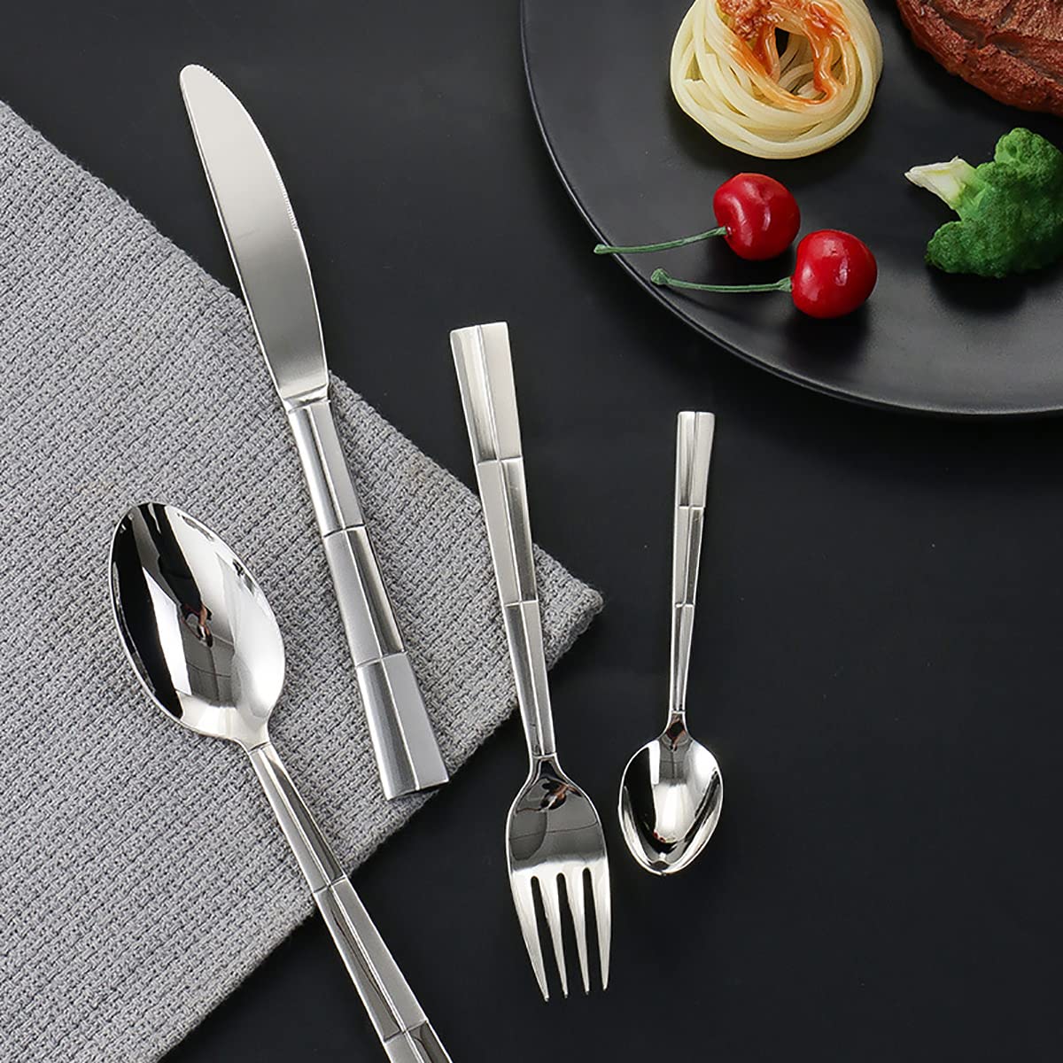 Edelstahlbesteck Besteckset, 24-teiliges Besteckset aus Edelstahl for 6 Personen, luxuriöses Besteckset, inklusive Tafelmesser, Löffel und Gabeln