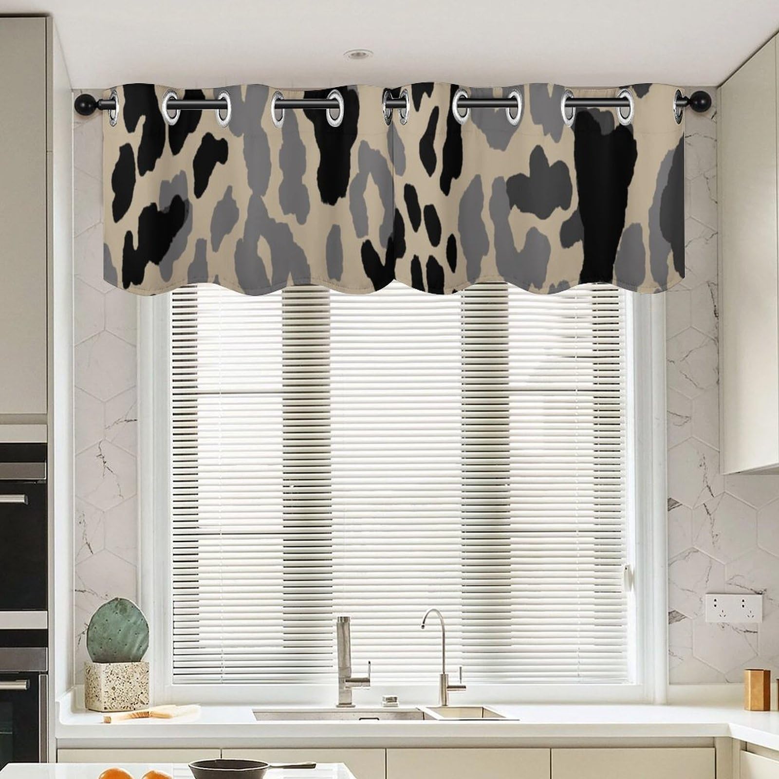 Cenefas para ventanas pequeñas de baño que aportan privacidad y luz natural