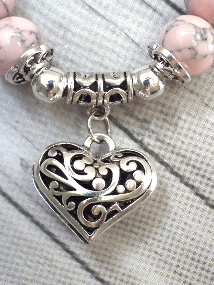 Conjunto de joyas para mujer en cuentas de turquesa rosa reconstituido y colgante de filigrana en forma de corazón