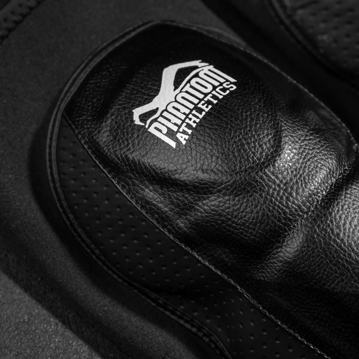 Phantom Athletics Genouillères MMA RIOT Pro - Genouillères Muay Thai - Genouillères pour jiu-jitsu brésilien, lutte, arts martiaux et autres sports comme le volleyball (L/XL, Riot Pro - Noir)