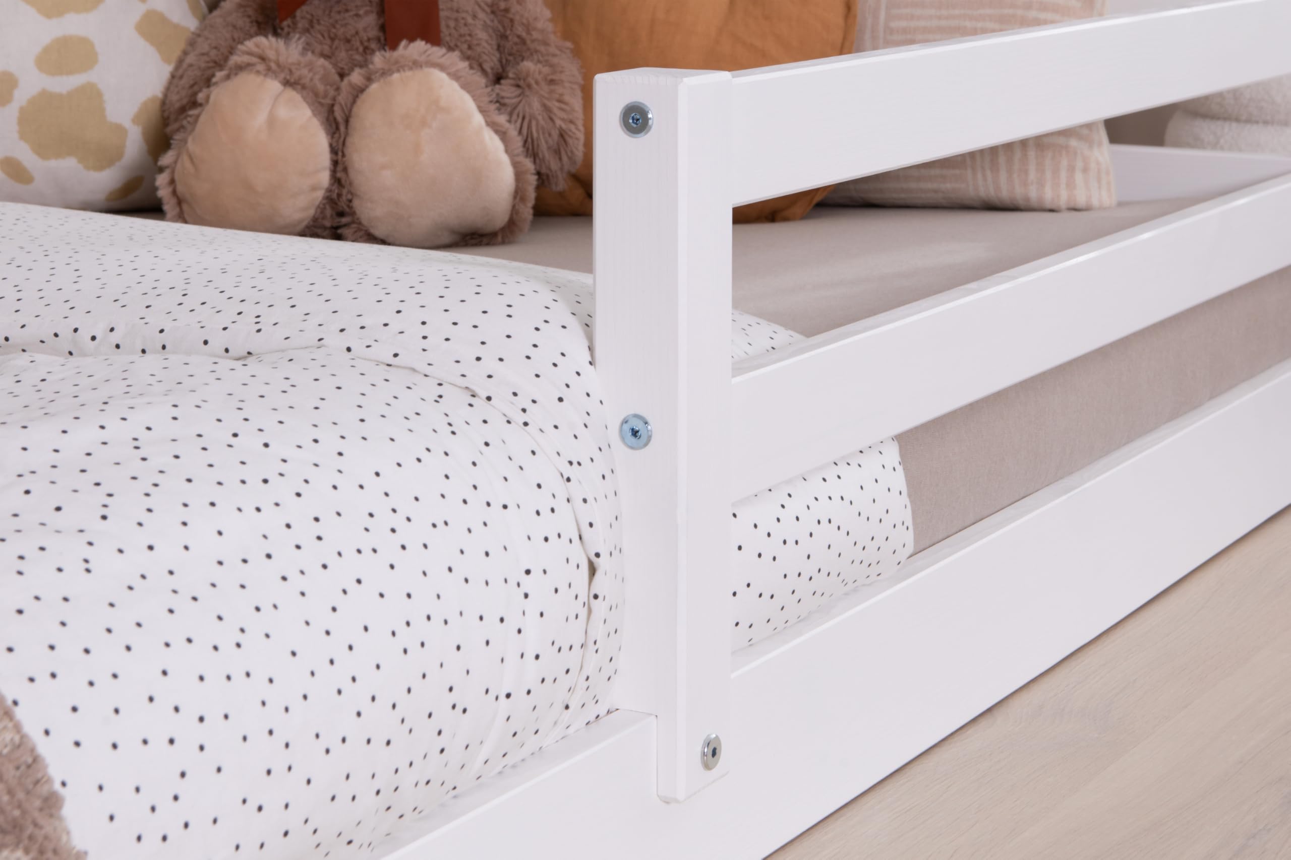 TiCAA Bodenbett, Kinderbett Massivholz – Montessori Bett „Neo“ aus Kiefer mit Lattenrost und Rausfallschutz, Holzbett belastbar bis 150 kg